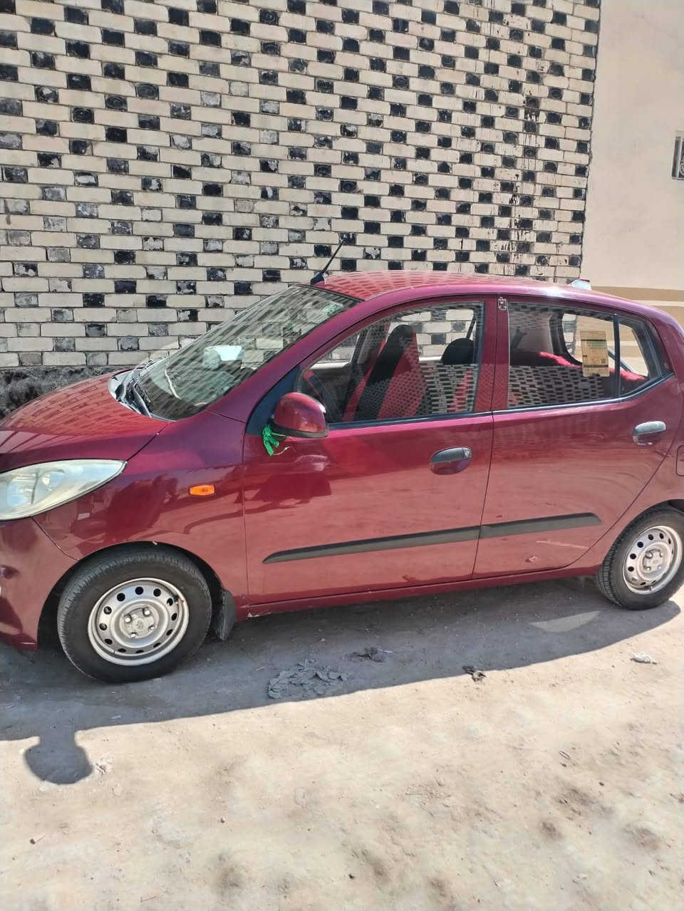من رخصت مدير الكروب. هاي سيارة هاتشباك صغيرة من شركة هيونداي⁠�، معروفة بالاقتصادية والبنزين القليل وحجمها المناسب للمدينة.موديل ٢٠١٥ السياره جهازه ماعايزه برغي الرقم نجف انكليزي الاستفسار ع الرقم ***********
