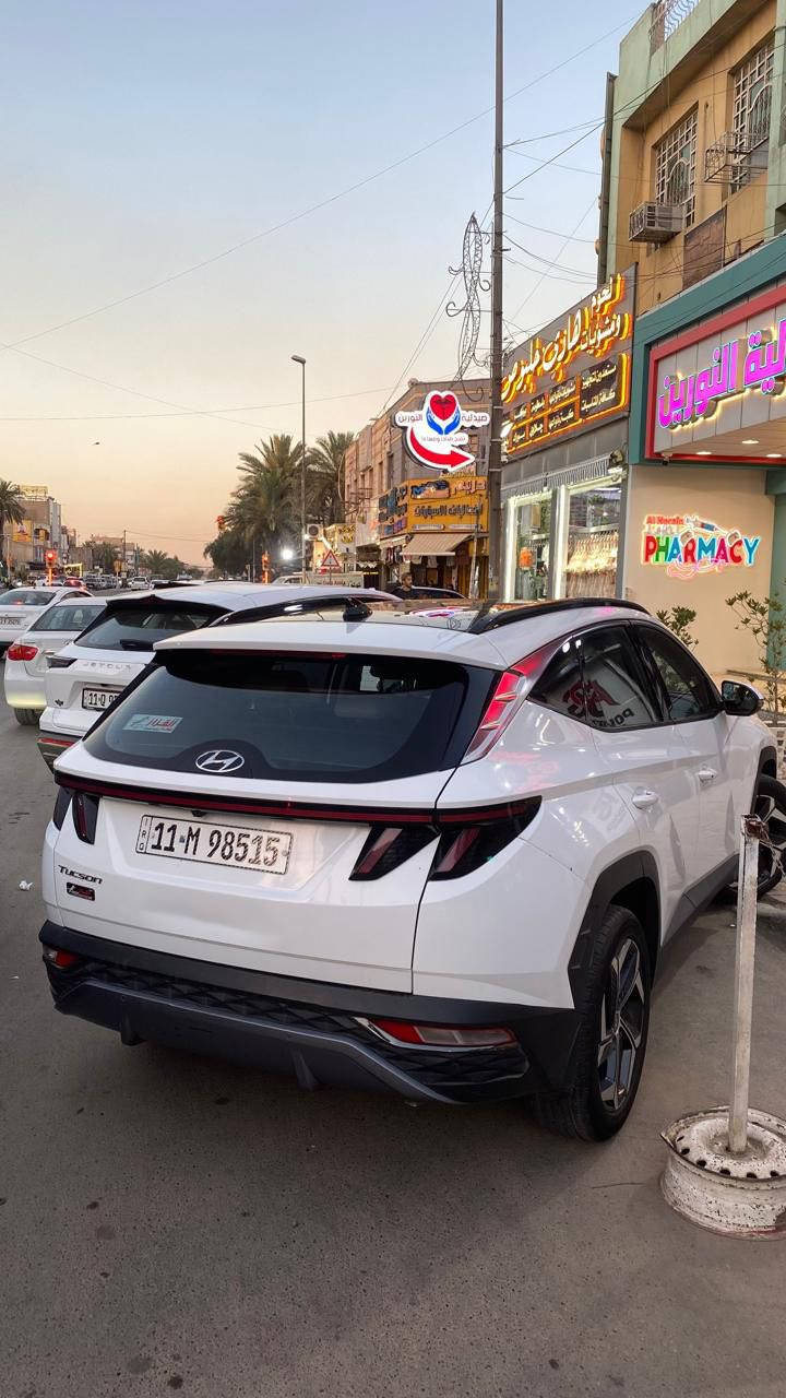 السلام عليكم
توسان 2022 خليجيه 
السياره فول مواصفات
بيها نص بنيد صبغ فقط ! الباقي مكفول 
السياره ب 187 وبيها مجال بسيط
مكاني بغداد ***********
