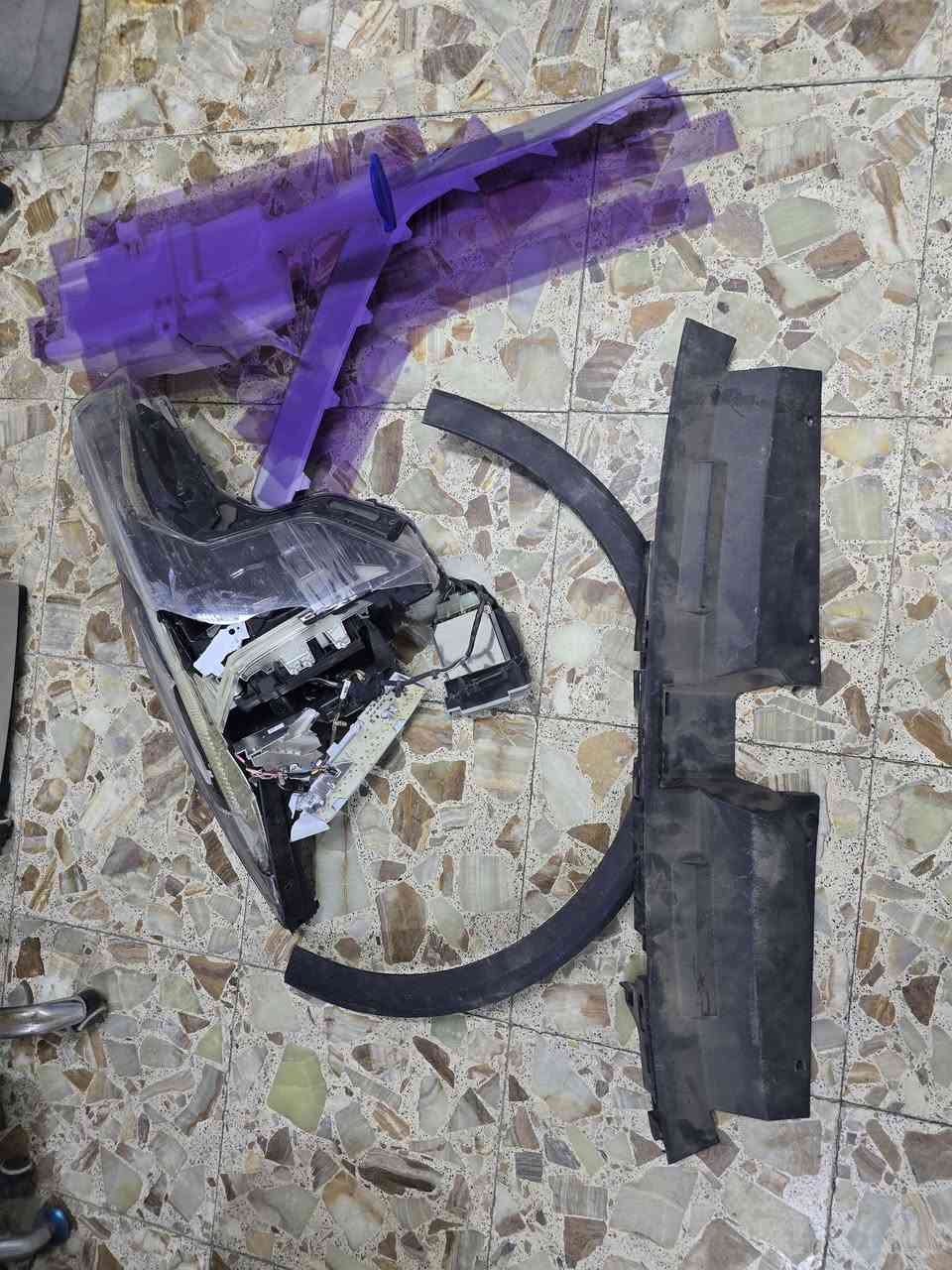 ***********
