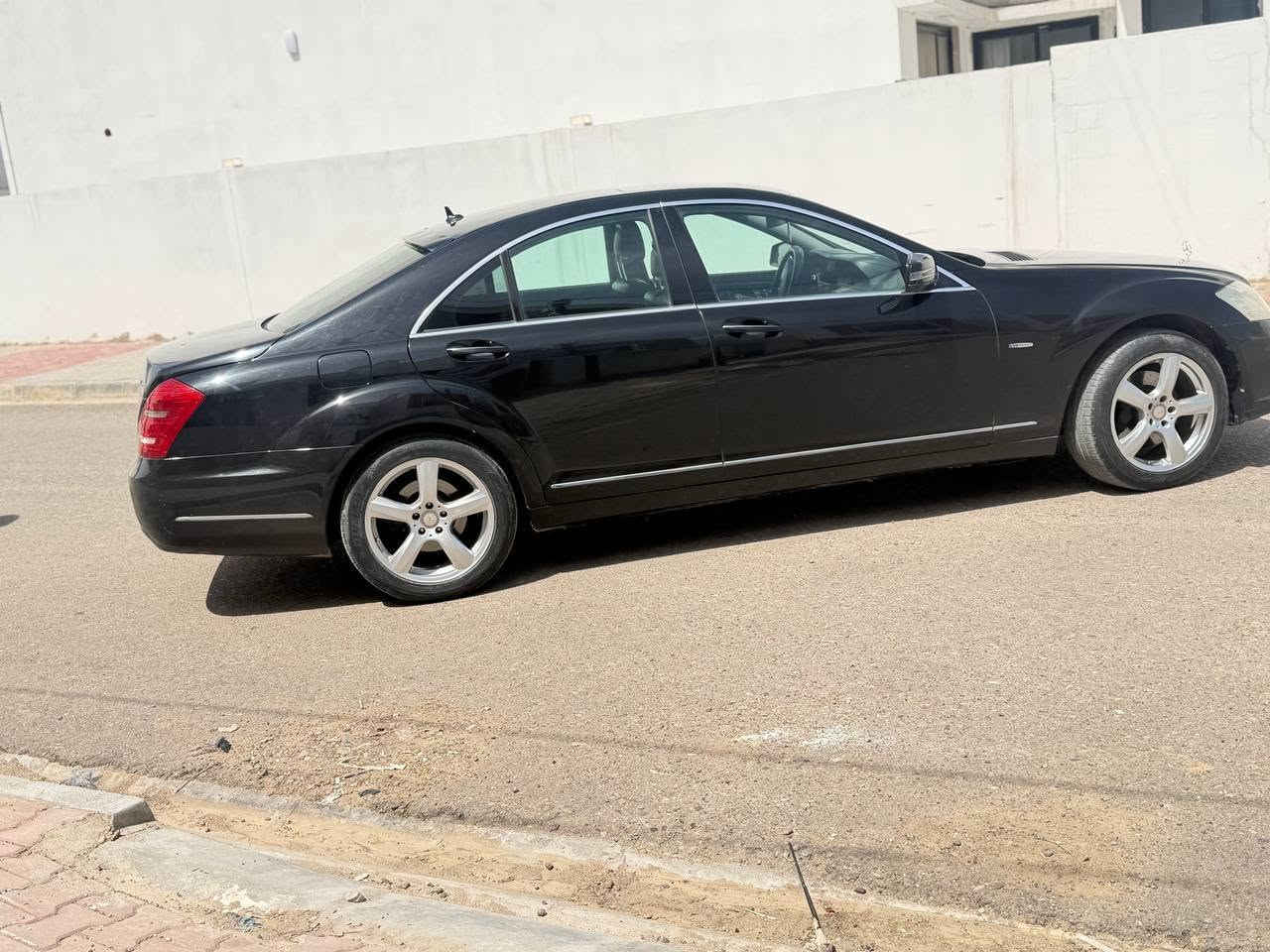 S350 مو☠️☠️ديل ٢٠٠٩
فول مواصفات باب قصير
ناضور ليلي 
ردارات 
كشنات تبريد تدفئه فول 
وارد ياباني مكفوله بيها مقدار شبر بل جاملغ خلفي بخ
سعر ١٩٥ وبي مجال
للتواصل *********** وتساب
