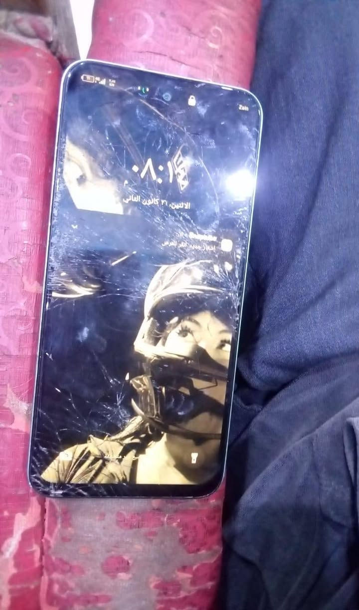 السلام عليكم جهاز للبيع كلشي ما بي شغال فقط بي كسر بل شاشه بسعر مناسب شراي يراسلني واتساب***********
