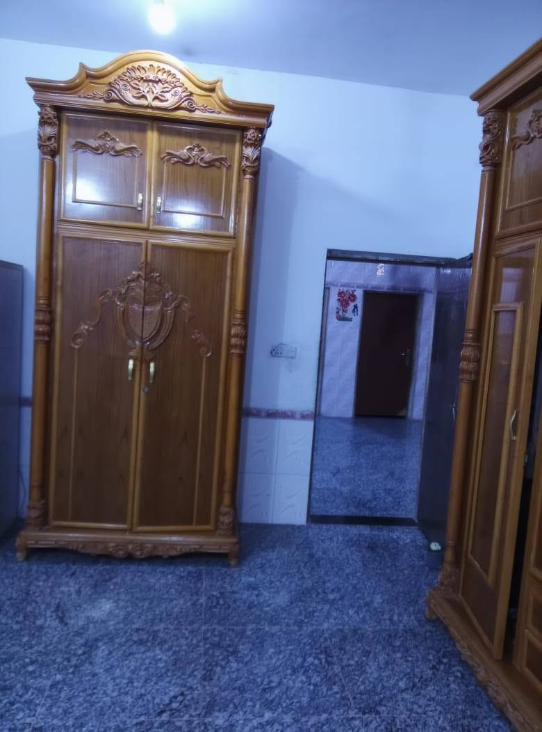 سلام عليكم اخوات غرفه تسگام نضيفه استعمال قليل المكان سده اي استفسار عل رقم سبب البيع عاليه واشتريت بيت ناصي ***********

