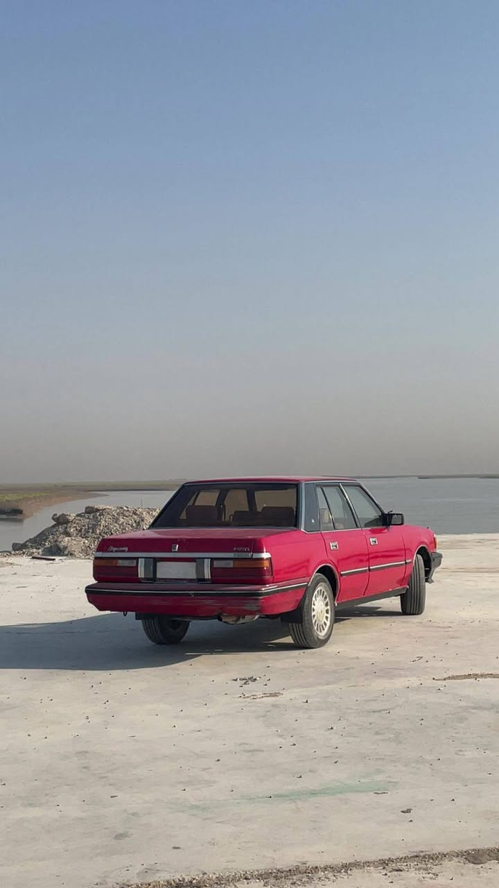 السلام عليكم للبيع سوبر موديل 84 رقم بغداد دولي بأسمي مكينه وكير 2500  سياره مكفوله كص ونقل وعيب شرعي مكاني بصره سعر ٥٠ وبيها مجال رقم الهاتف ***********
