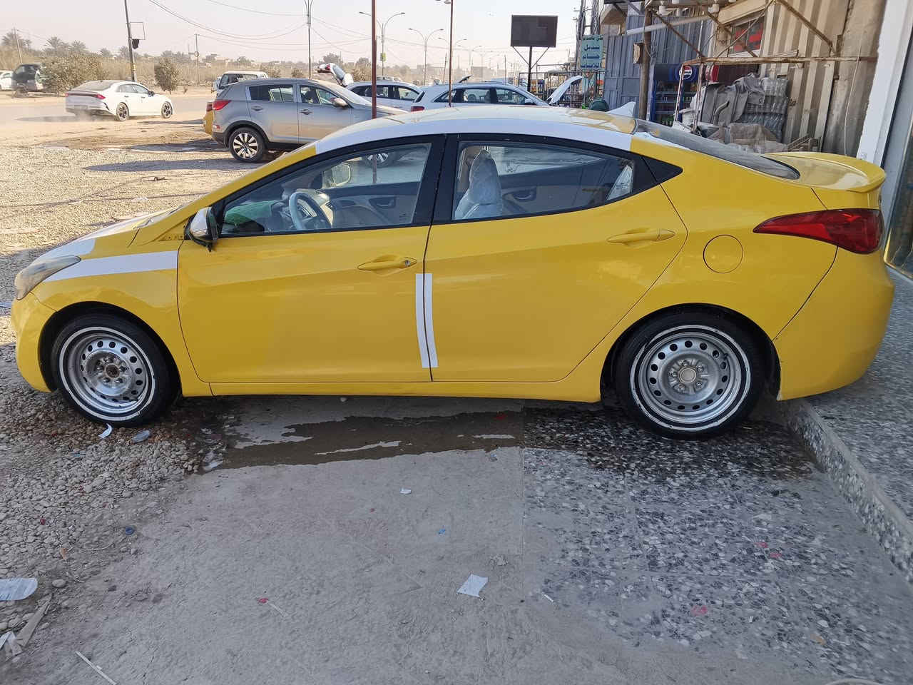 السلام عليكم البيع هونداي النترا  موديل ٢٠١٣ خليجي بسمي رقم بابل تحويل مباشر جوال مصفره هيه وغرامات لسنويه ٢٠٢٩ تنتهي تحكم ستيرن جهتين اشاره مري داخل لونين  نضام إيكو السياره نظيفه بيه جاملغ الأمامي الأيمن   علمن السياره بيه ويل كب ويل عادي        المكان بابل شارع ٨٠       السعر ٩٨ $ وبيه مجال وبالعافيه عل ياخذها                                                                  للاستفسار على رقم ***********
