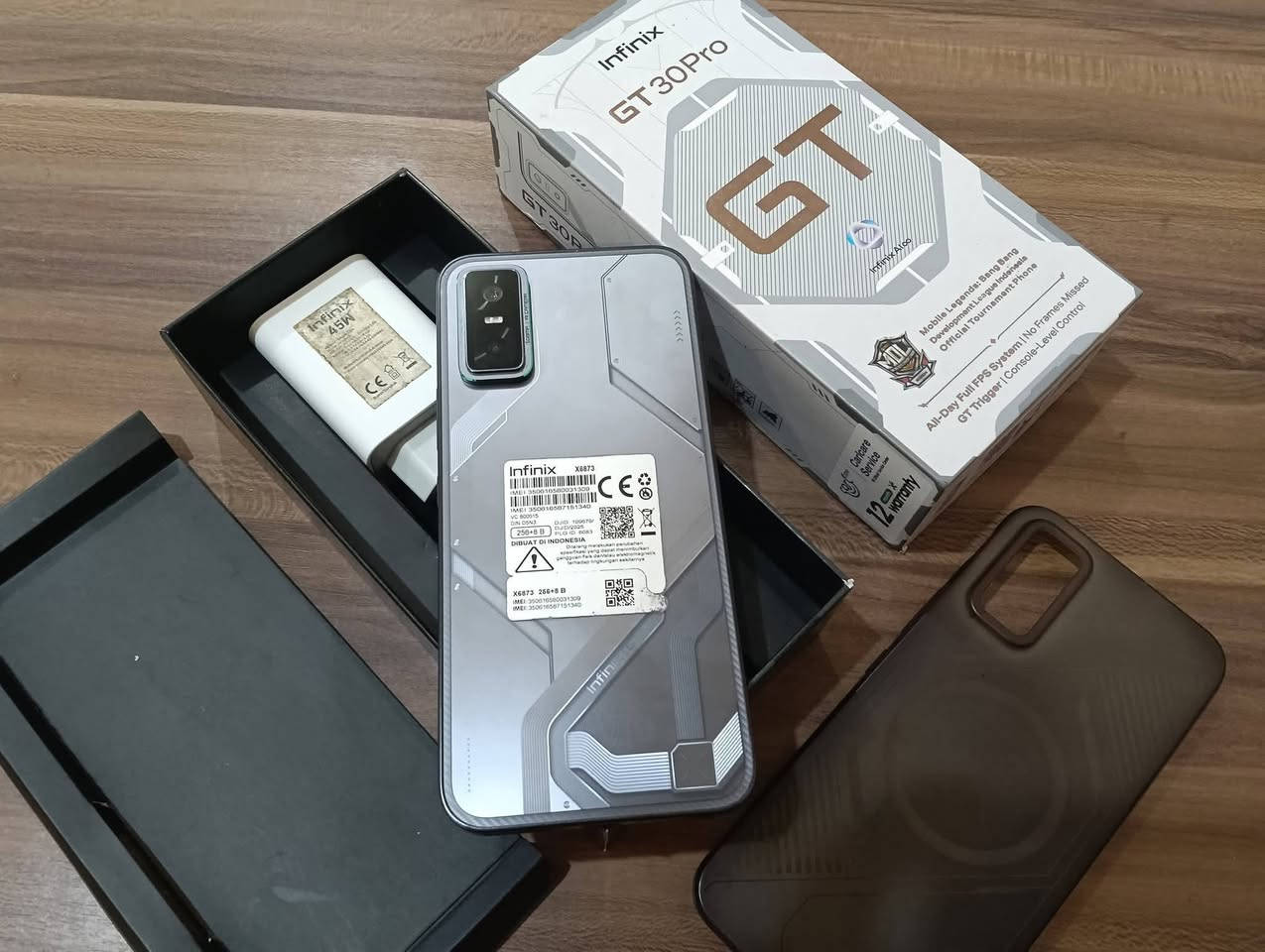مكلفة شراي يتصل فقط ***********
انفنكس gt 30 pro ذاكرة 256 عشوائية 12+12 جهاز نضيف كلش مكفول غراض كاملة سعرة 400 
بوبجي 120 فريم
