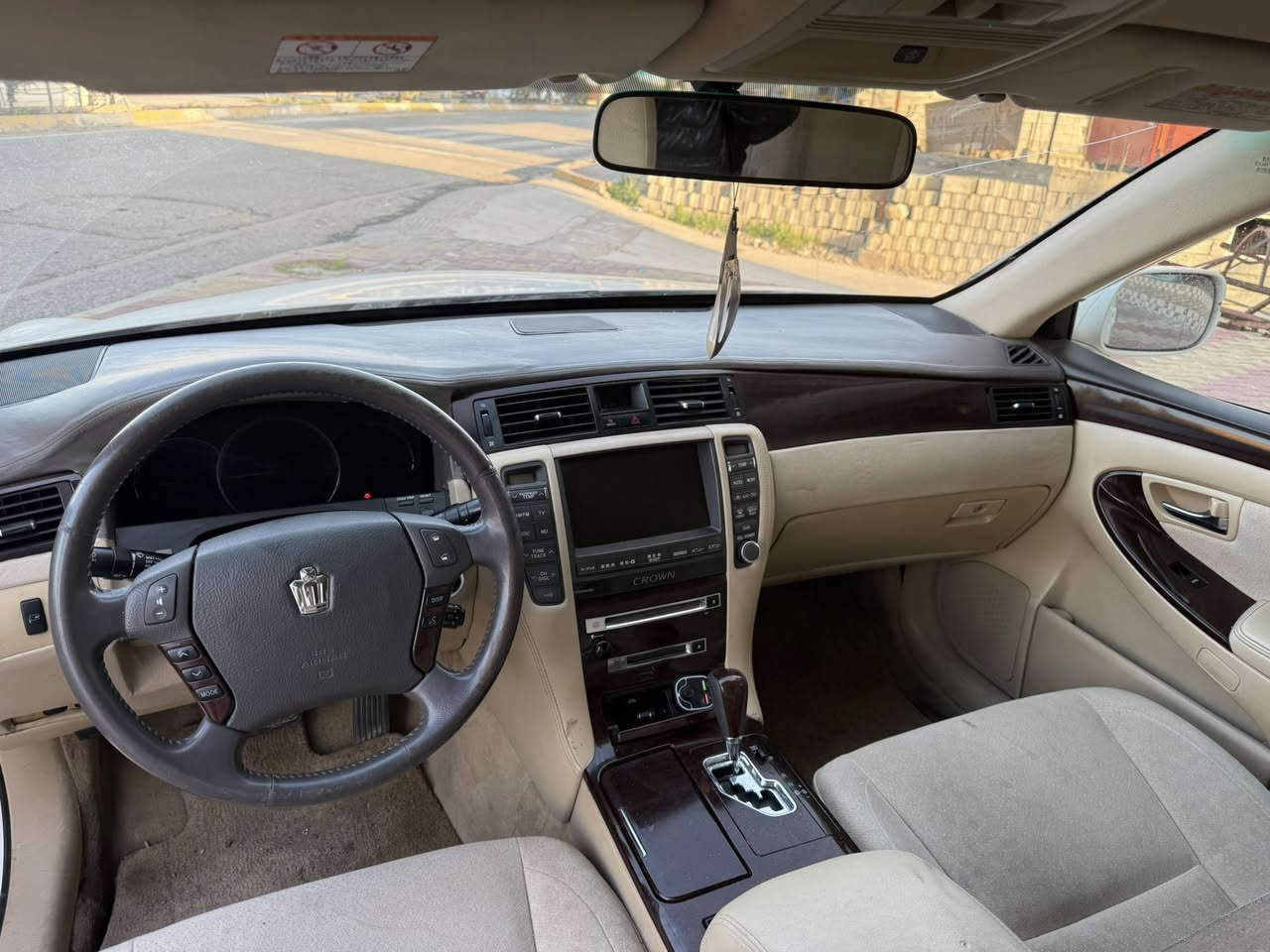 (سەرەتا بەناوی خوای گەورە)
شاهانە بڕاوە ی پاکەتی📦
گێڕگەورە مەکینە بچووک 
مۆدێل ٢٠٠٨
ساج مەلەکی
سێ دوگمەی 
پەردە
کامل کامل جایز کراوە
تەبرید ساردووگەرمی مەزبووتە
جامی پێشوودوا هەڵگیراوە 
برێک بەسراوە
٢کووشن کارەبا
٤تایەو ویلی لۆکی لەژێرە
١٣٠هەزار ڕۆشتوە
سیعری ٥٢گەڵاوو مەعمەلە
ژمارە تەلەفوون 
***********
