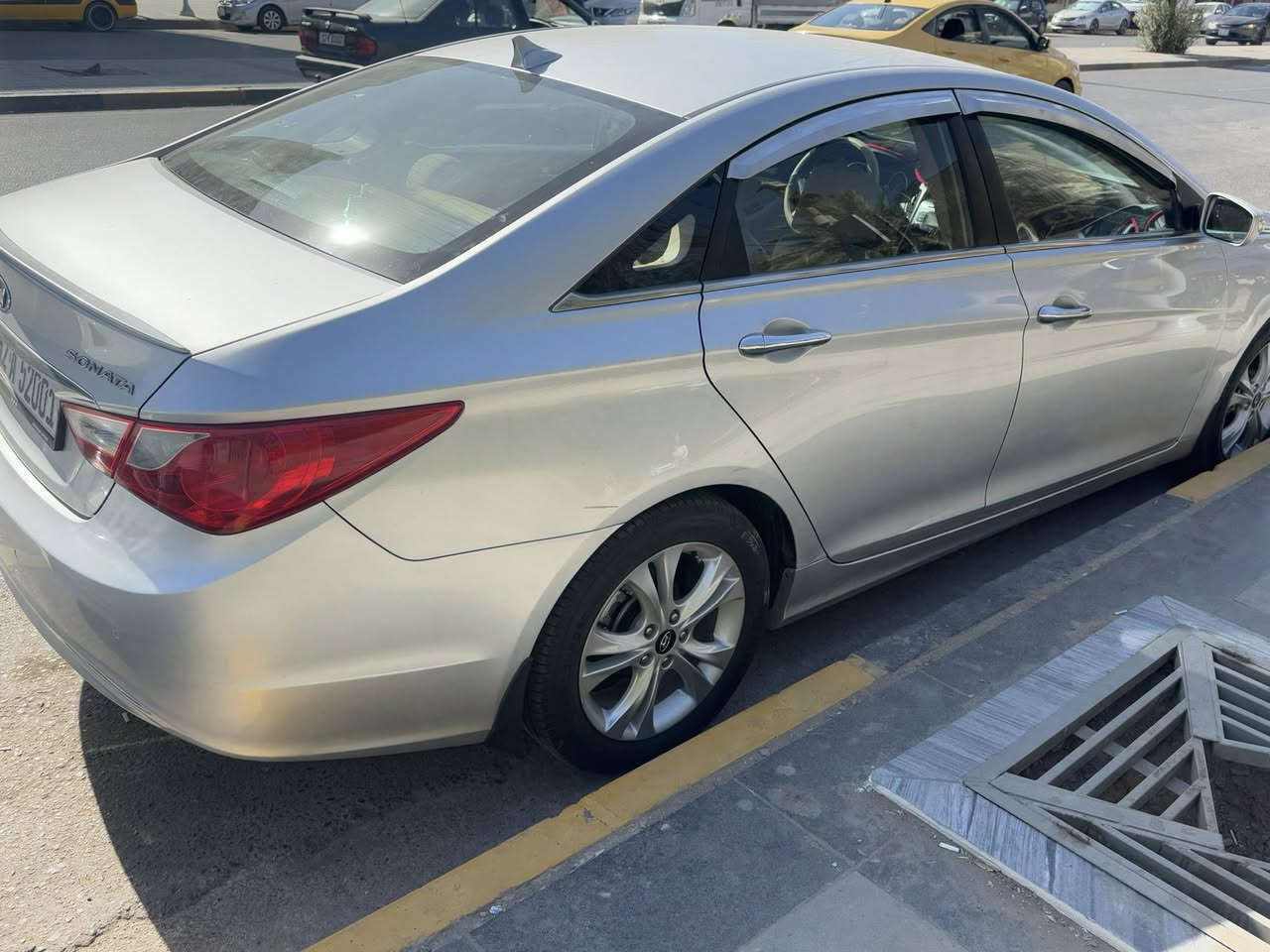 السلام عليكم
سونتا 2011 خليجي 
سيارة كلين بدون ضرر 
قطعه باب سايق مبدل الاصلي فقط 
كير مكينة شرط لاصرف ولانفخ 
كابون بانزين 
رقم نينوى مسطرة باسمي 
مكينة 20 دوش 
سيارة مواصفات نص معروفة 
سيارة جديدة مال بيت 
العنوان موصل حي المثنى 
السعر 115 
بيع نقد بدون مراوس 
***********
