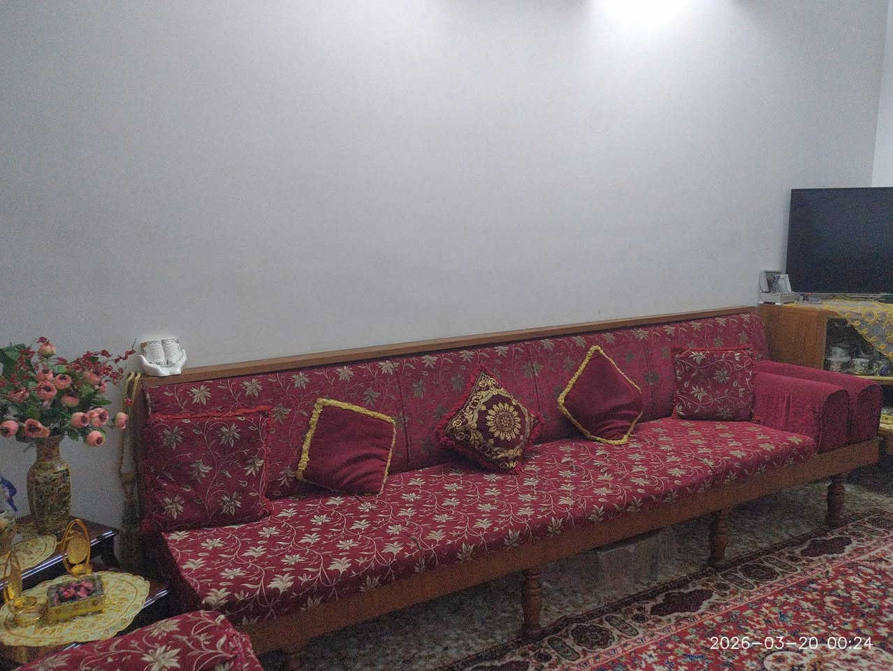 للبيع
تخم قنفات عدد 4 
ميز زاويه عدد1 

القنفات خام صاج اصلي مدوشم شغل راقي جدا

الميز الزاويه خام صاج اصلي مع خانه زجاج لوضع التحفيات

السعر 700 وبيه مجال 

للاستفسار الاتصال على *********** 
ايضا متوفر واتساب و متواجد على الماسنجر
