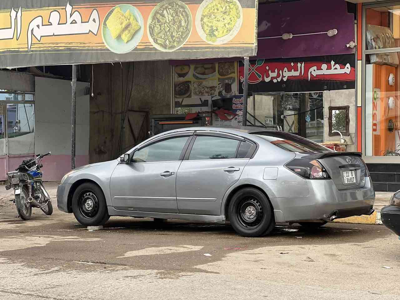 السلام عليكم سياره نيسان لتيما 2007فوول موصفات بصمه فتحه تحكم ستيرن رقم بغداد مكينه وكير جديدات سياره خير من الله شاشه تاب كامره خلفيه للبيع او مراوس حسب القناعه السعر 65وبيهه مجال الاستفسار ***********
