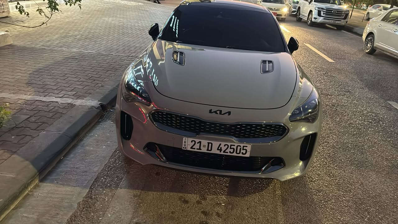 السلام عليكم
للبيع كيا ستنكر GT2 موديل 2022
رقم السليمانية
محرك 3.3 V6 توين تيربو 
كير أوتوماتيك 8 سرعات
فول مواصفات GT2

من أهم المواصفات:

* تبريد وتدفئة للمقاعد الأمامية.
* مقاعد جلد كهربائية مع حفظ وضعيات السائق.
* تدفئة للمقاعد الخلفية.
* تدفئة للمقود.
* فتحة سقف.
* شاشة كبيرة مع Apple CarPlay و Android Auto.
* نظام صوتي Harman Kardon.
* كاميرا 360°.
* حساسات أمامية وخلفية.
* رادار أمامي.
* مثبت سرعة ذكي (Adaptive Cruise Control).
* المحافظة على المسار.
* مراقبة النقطة العمياء.
* تحذير الاصطدام مع فرملة طوارئ.
* تشغيل بصمة ودخول ذكي.
* إنارة LED كاملة.
* شاحن لاسلكي للجوال.
* هيد أب ديسبلاي (HUD)
.
.السيارة عليها ويل رياضي WILD Racing

 حادثها جملغ خلفي وجنطه وبيها بنيد صبغ البجم كبس
 
للاستفسار :***********
