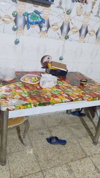 ميز طعام