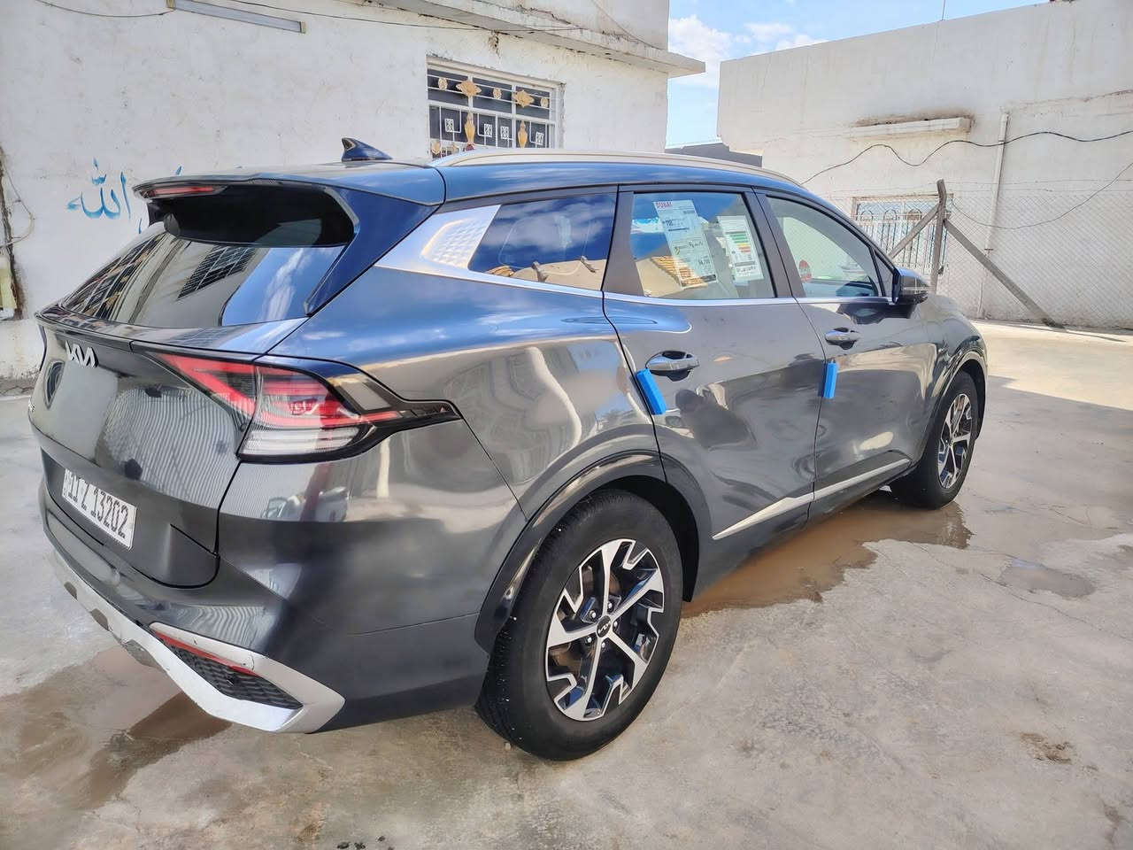 السلام عليكم للبيع كيا سبورتج موديل 2023 وارد خليجي السياره فول موصفات واحد على واحد بصمه حساسات خلفيه مري شفط كشنات كهرباء وجلد كامره دواره جنطه كهرباء ٤كامرات السياره بعدهي جديده بالكارتون عل وضع شركه برغي مامفتوح بيه رقم بغداد الإنكليزي بسمي كير ماوس سياره جاهزه وحلوه السياره مكفوله ماعد بيه طخه بلجوملغ الخلفي فقط سعرها 175 وبيه مجال هذا رقمي *********** مكاني بابل ابو غرق بيع مستعجل شراي يتصل وبيك خير وتدلل
