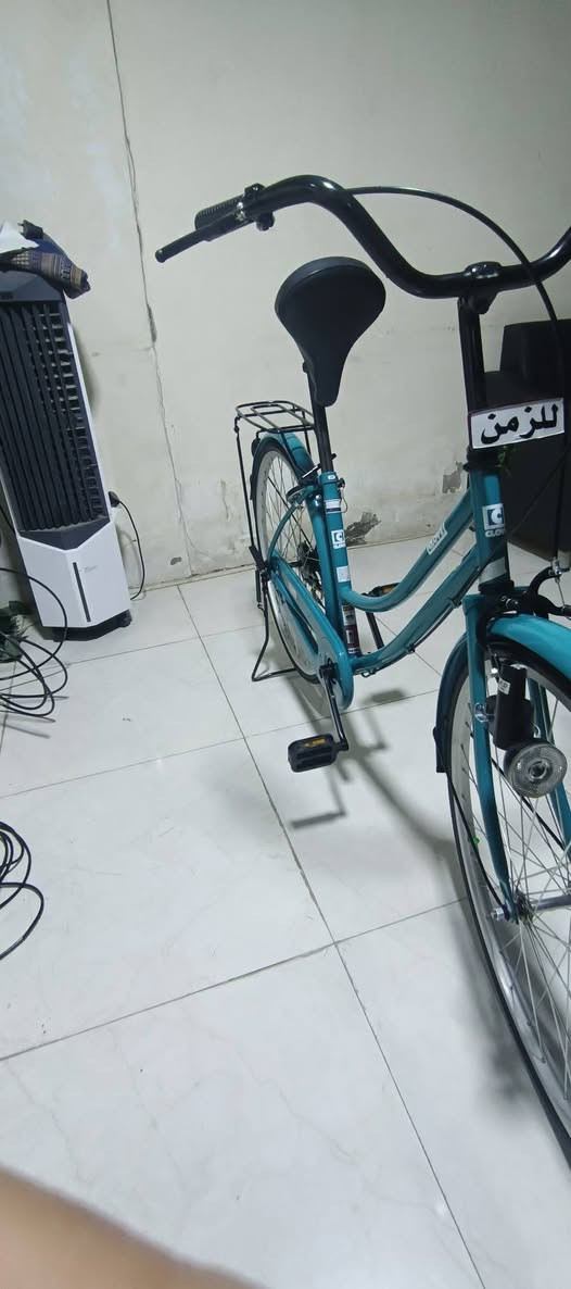 سلام عليكم باسلك للبيع نوعيه كلوف أحسن وارقى نوعيه حالين بل سوك مديل 22لون مميز لشراي خاص أو تصال ***********
