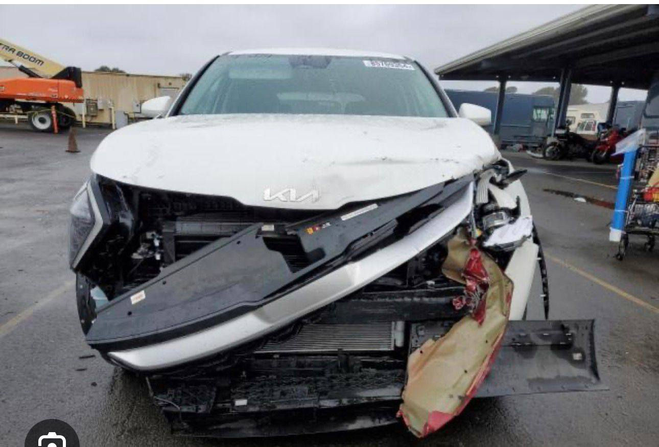 السلام عليكم
كيا سبورتج 2024 وارد امريكي رقم بابل بسمي 

حادثها فقط بنيد نصه صبغ بدون دواخل لاشواصي ولا لغود السياره جديده حيل 

ماشيه7 الف 

مكينه مامفتوحه 

كير مامفتوح 

حداديه جديده 

السياره جاهزه 

مواصفاات سبورتج المعروفه 

مكانها حله  

سعرها 188$ وبيها مجال بسيط

***********
