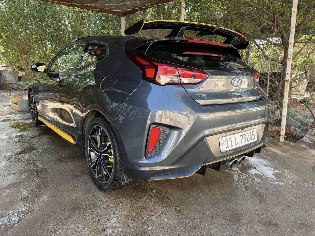 السلام عليكم بيع او مراوس وية ماليبو 
للبيع Veloster Rspec موديل 2019 
السيارة فئة R تختلف عن الباقيات بنضام التعليق و الگير وقوة المكينة 
محرك 1.6 turbo 
كير عادي 7 نمر دبل كلج 

السيارة جديدة كلش قطعه وحده صبغ بنيد بدون اي ضرر بالدواخل الباقي كله كفاله 
مكينه وكير وصدر وتايرات كله جديد 
المواصفات 
1-تحديد مسار 
2-اوتو ستوب 
3- اوتو لايت
4-اوتو هولد 
5- شاشة چبيره و كار بلي 
6- سماعات انفنتي سستم كامل مع دمام خلفي 
7- فول تحكم ستيرن 
8- لايتات لد بلادي 
9-بصمة تشغيل 
10- كشنات حضن 
11-ماشية ٨٥ الف
12- شوته k&n
13- السيارة حته السبير بعده مال شركة 
السعر110 ورقة وبيها مجال مستعجل على البيع ماكو هيج سعر بهيج مواصفات

رقم بغداد دولي الجديد هزه جديده  
مكاني بغداد سيدية 
***********
