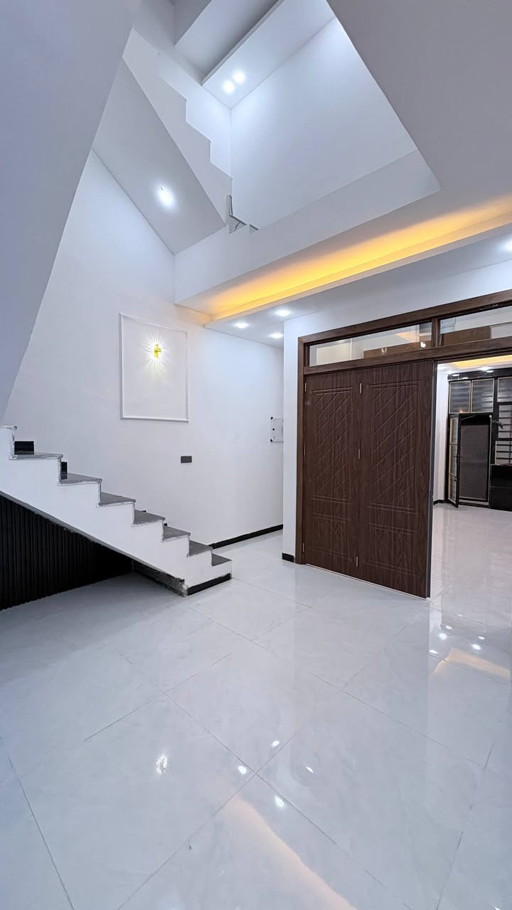 دار في حي الوفاء -النجف الاشرف
مساحة 100 متر منطقة 72
بناء جناي وسعره مناسب 
***********-جعفر ابو الجون للعقار
