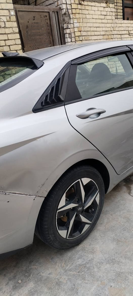 للبيع النترا موديل 2021 امريكي
السياره فول عده الفتحه الكير AT المرغوب
رادار امامي ورادار جوانب وخلفي
شاشه ديجتيل تحديد مسار
السياره حادثهه موضحات بصور باب وجاملغ خلفيها جهت سايق
رقم سياره اربيل باسمي السعر 149وبيها مجال قليل
عنوان بغداد شهداء سيديه 
الستفسار ***********
