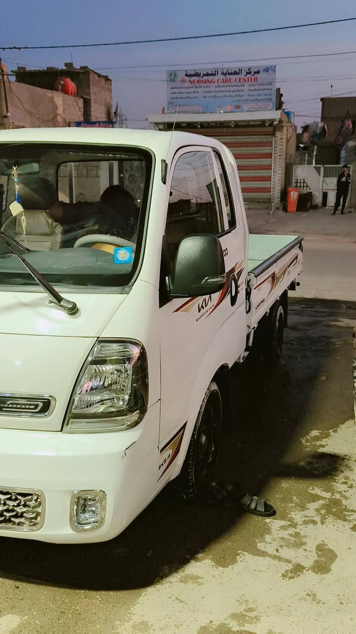 سلام عليكم من رخصت الادمن
كيه موديل ٢٠٢٤ رقم بغداد كفاله عامه بسمنه شرط التحويل سياره جديده مال جناي معروضه ١٥٨ وبيه مجال حك الجيه ***********
