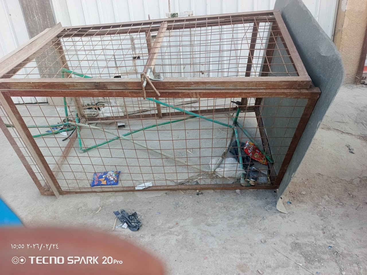 قفص للبيع سعره 60 العنوان الحله الثوره قرب جامع الحيدري ***********
