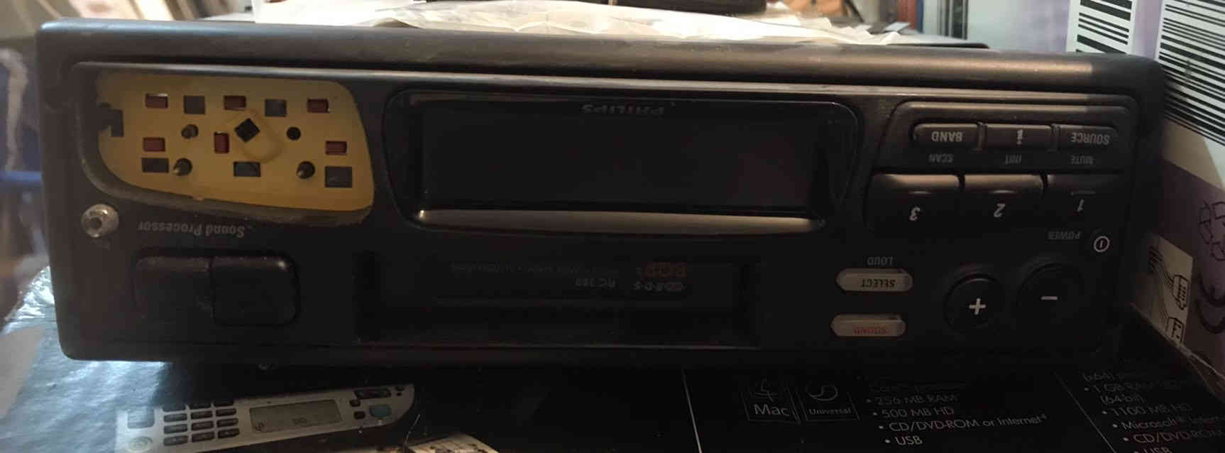 من بعد اذن اصحاب الگروب المحترمون ؛
اعرض للبيع راديو مسجل سياره من شركة ( فلبس)
PHILIPS / RC380  RDS
الجهاز مزود بكود محمول ضد السرقة
الجهاز جديد وغير مستعمل وبالباكيت الاصلي من هولندا…
مكان الجهاز / بابل- حلة
ممكن التوصيل لكل المحافظات
سعر الجهاز:  35 الف دينار
☎️ ***********
