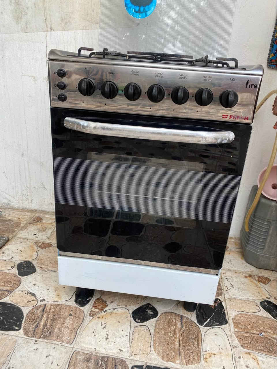 طباخ جديد مابيها اي عيب الفرن هم شغال 
الشعر 130 و بيها مجال 
رقم موبايل :*********** كركوك, العراق
