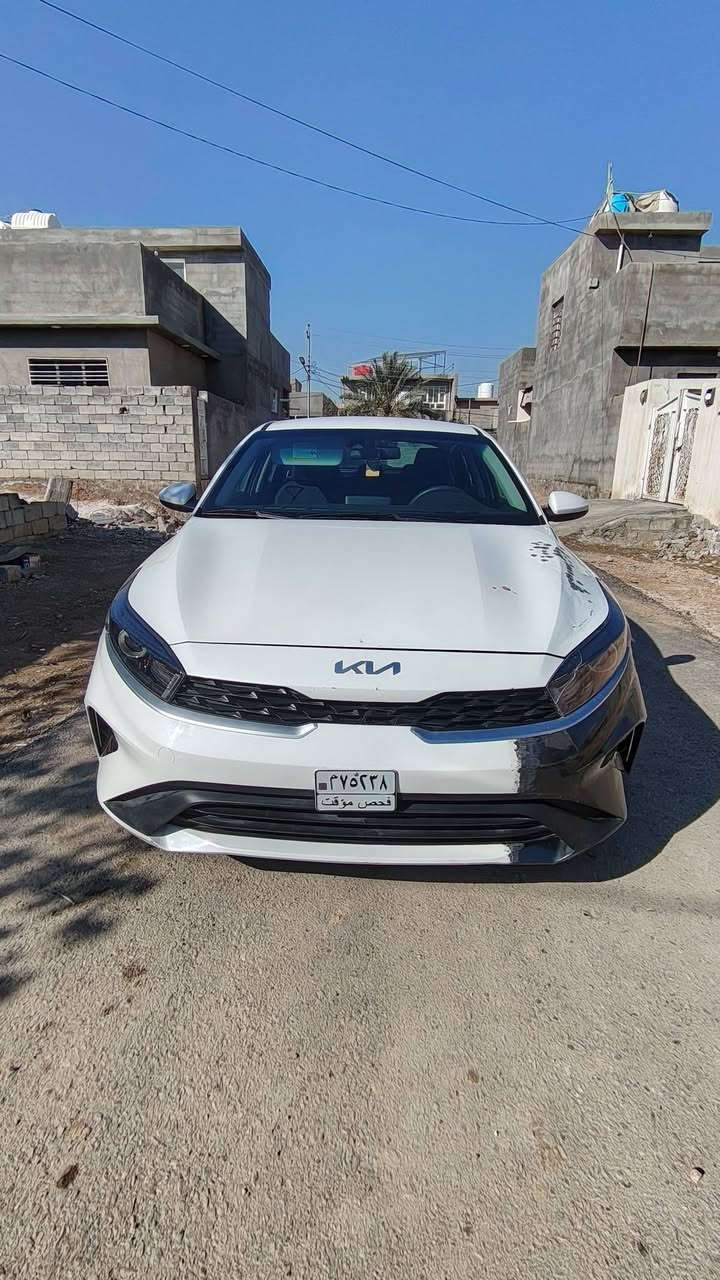 سلام عليكم فورتي للبيع موديل 2024 دخول جديد بدون رقم السياره ليبل واحد بدون اي تبديل حادثها موضح بالصور بعدني مصابغها ابيع على وضعها السياره نص فول سعر السيارة155$

وبيها مجال بسيط باقي التفاصيل اتصل ع رقم 📱

***********
