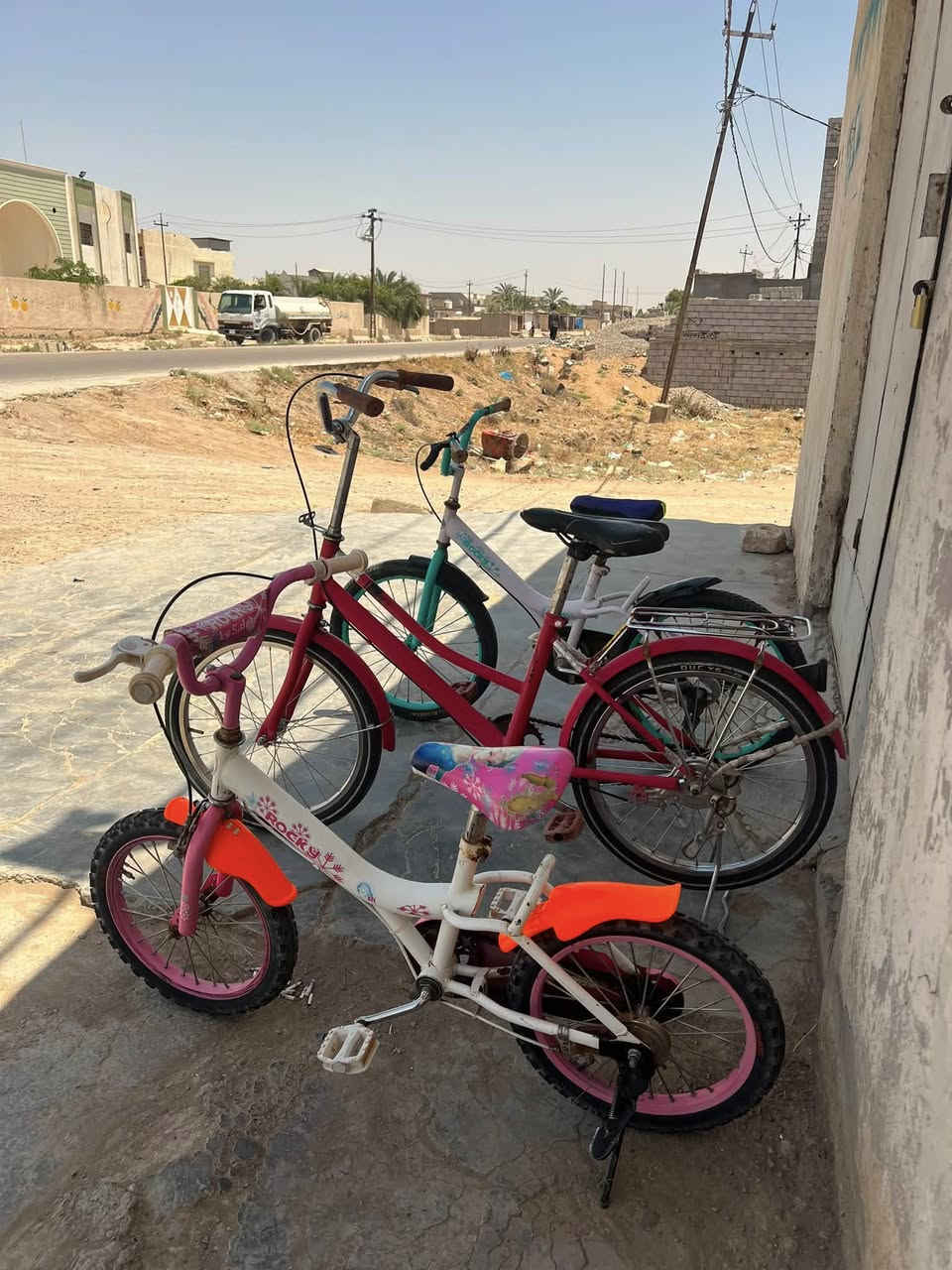 للبيع باسكلات حجم ٢٠و ١٦باسكلات نضيفه مابين شي تركب تطلع سعر واحد ٤٥بي مجال مكاني شهربان ***********
