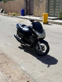 دراجه PCX للبيع جيل اول ياباني مكينه 150لدراجه نضيفه وناعمه ما مفتوحه ...