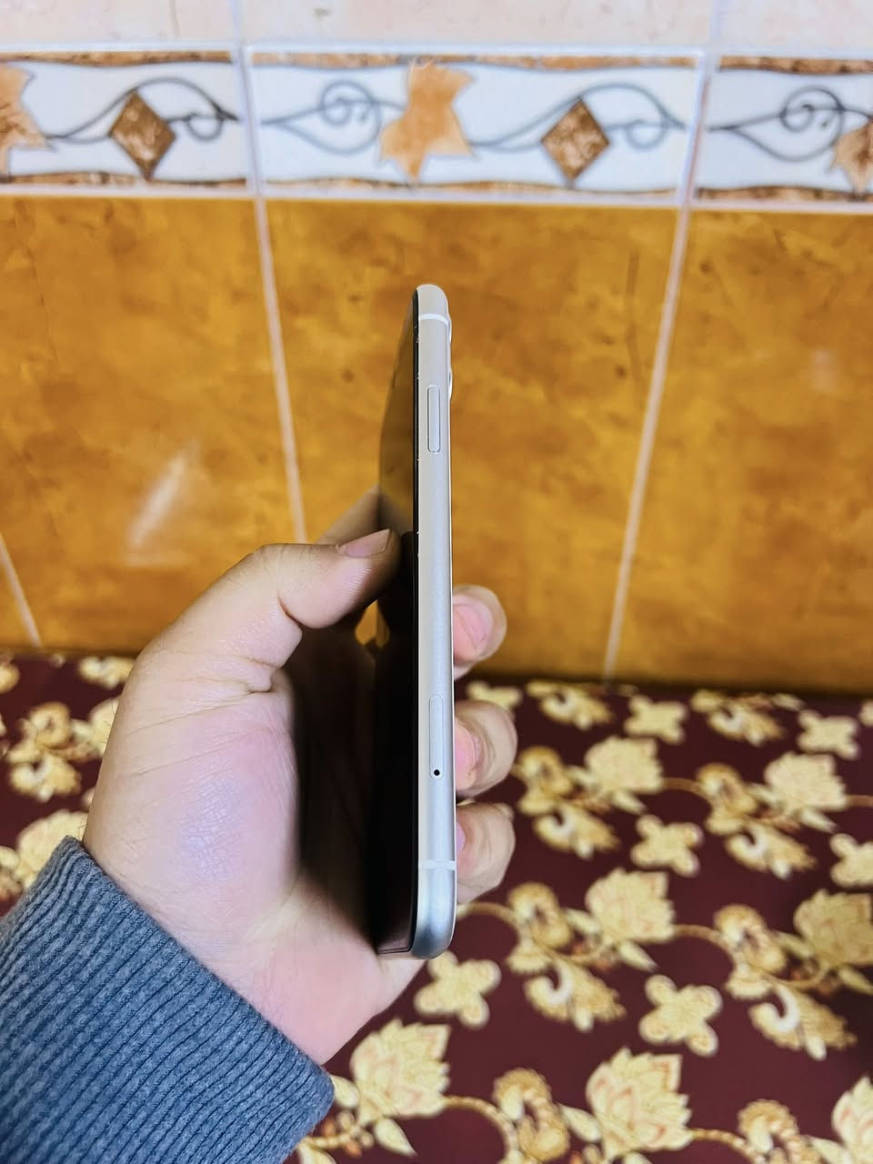 ايفون 11 عادي
ذاكره 64 بطاريه 100 تك سيم ابيض
مامفتوح مايعبر هوا سعرو 225 الف
***********
