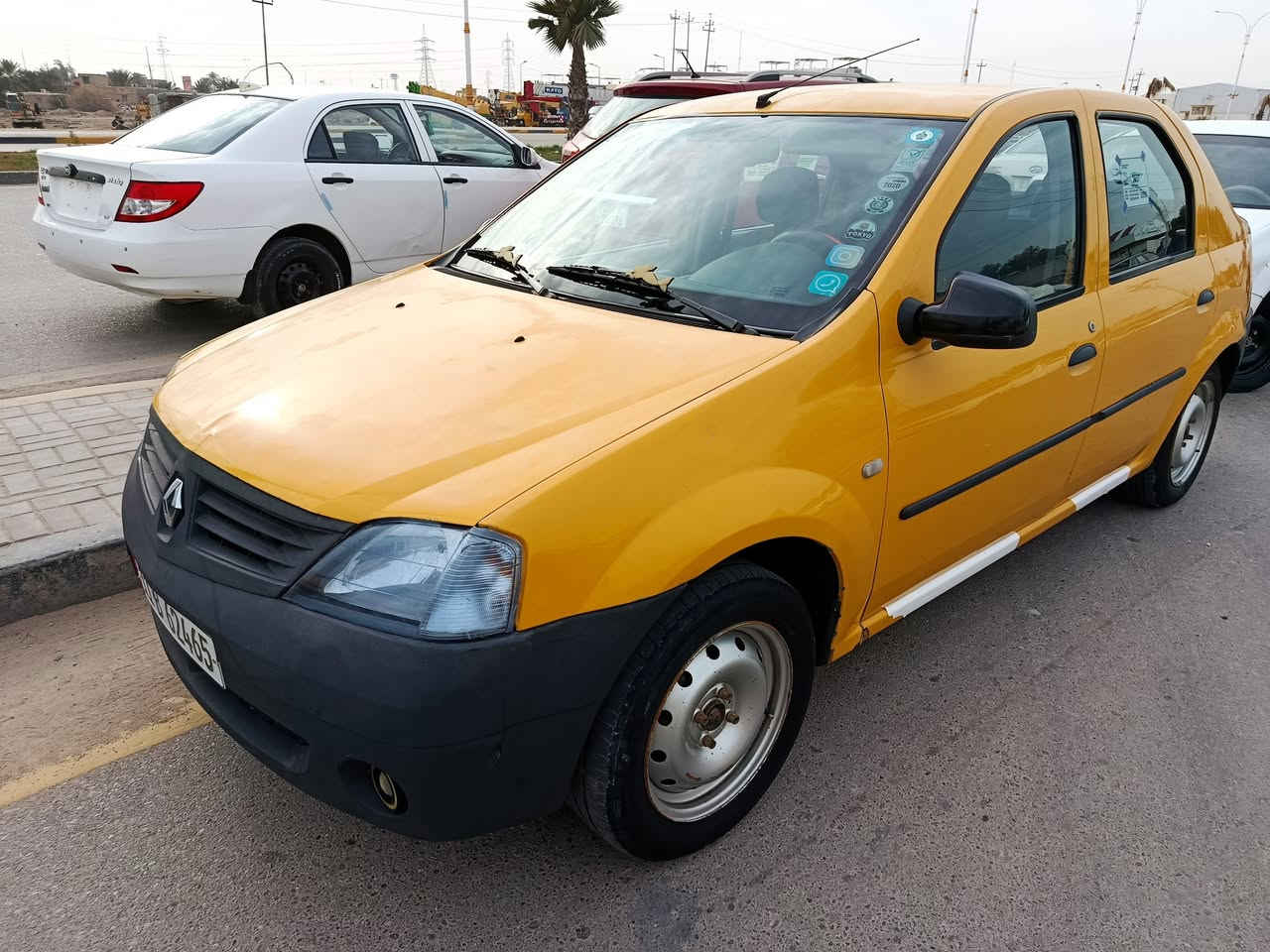 رينو موديل 2012 سياره جاهزه مكينه كير حداديه شرط
سنويه لل،2029
 مصفره هيئه وغرامات  
سعر 38 ورقه وبيها مجال 
بيها دحجه بسيطه يم قبق بانزين والباب ومصلحه وكامله 
***********
 غير متواجد على فيس
