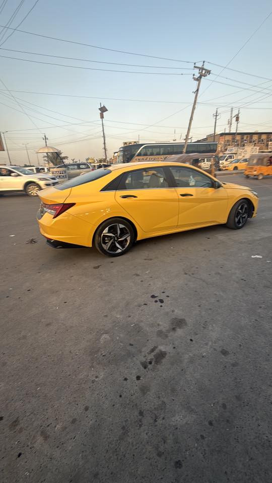 النترا هايبرد 2023
السياره فول ليمتد مواصفاتها معروفه 
السياره حادثها موضح بصورها وانطخت عندي هنا بلعراق والسياره مابيها قطره حار بس بارد 
وصبغتها حلوه السياره سعرها ب167  وبيها مجال قليل والماعاجبه سعر اتمنه لا يكسر بحلال العالم هواي سيارات وناس تبيع بسعر اليريدها  
رقمي واتساب ***********
