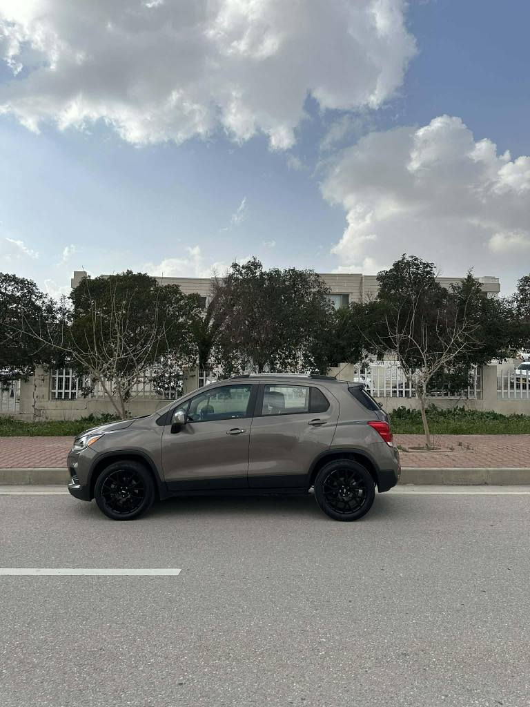 Chevrolet trax 2022 1LT AWD
١.٤ تۆربۆ
٣٨ هەزار کم ڕۆشتوە 
٣ پارجە ببۆیاخ بێ ناوگرتن 
ئەیربباگ  تەقیەوە سیستیم کراوەتەوە
سعری ١٠٤ گەلا مەجالێکی برایانەی تیایە *********** السليمانية, العراق

