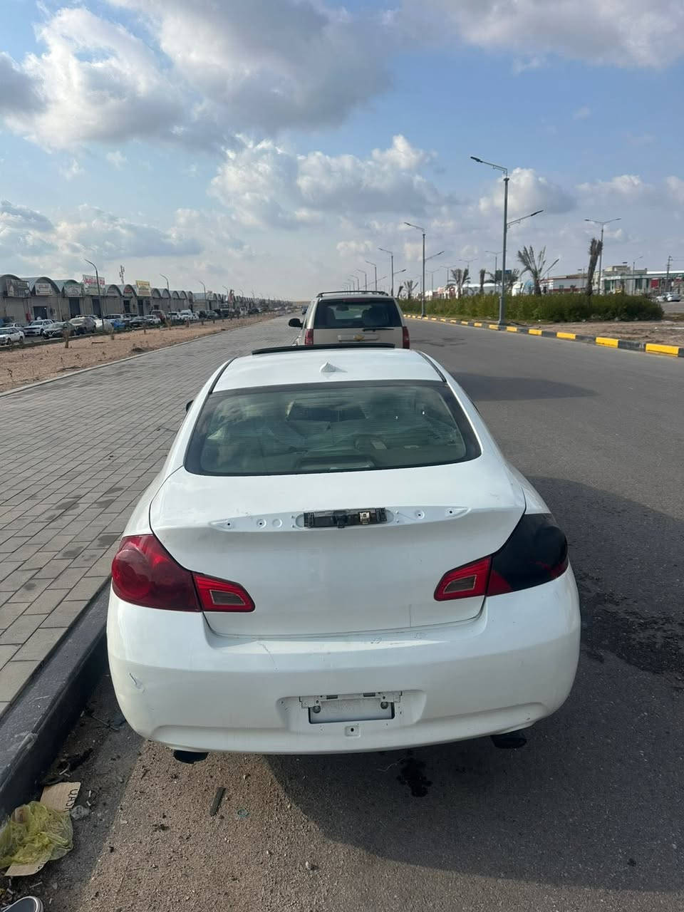 السلام عليكم انفنتي 2010 مكينه 3.7 v6 السياره مرشوشه جماليه لان جان عليه وشم ونصبغت كفاله كصه وحادث رقمها بغداد مشروع وطني السيارة عوزه تلحيضات بسيطه صبغته كلش حلوه ونظيفه غرفته مرتبه مكانه بصرة الجنينه *********** 
السعر 45 وبيها مجال حك الجيه
