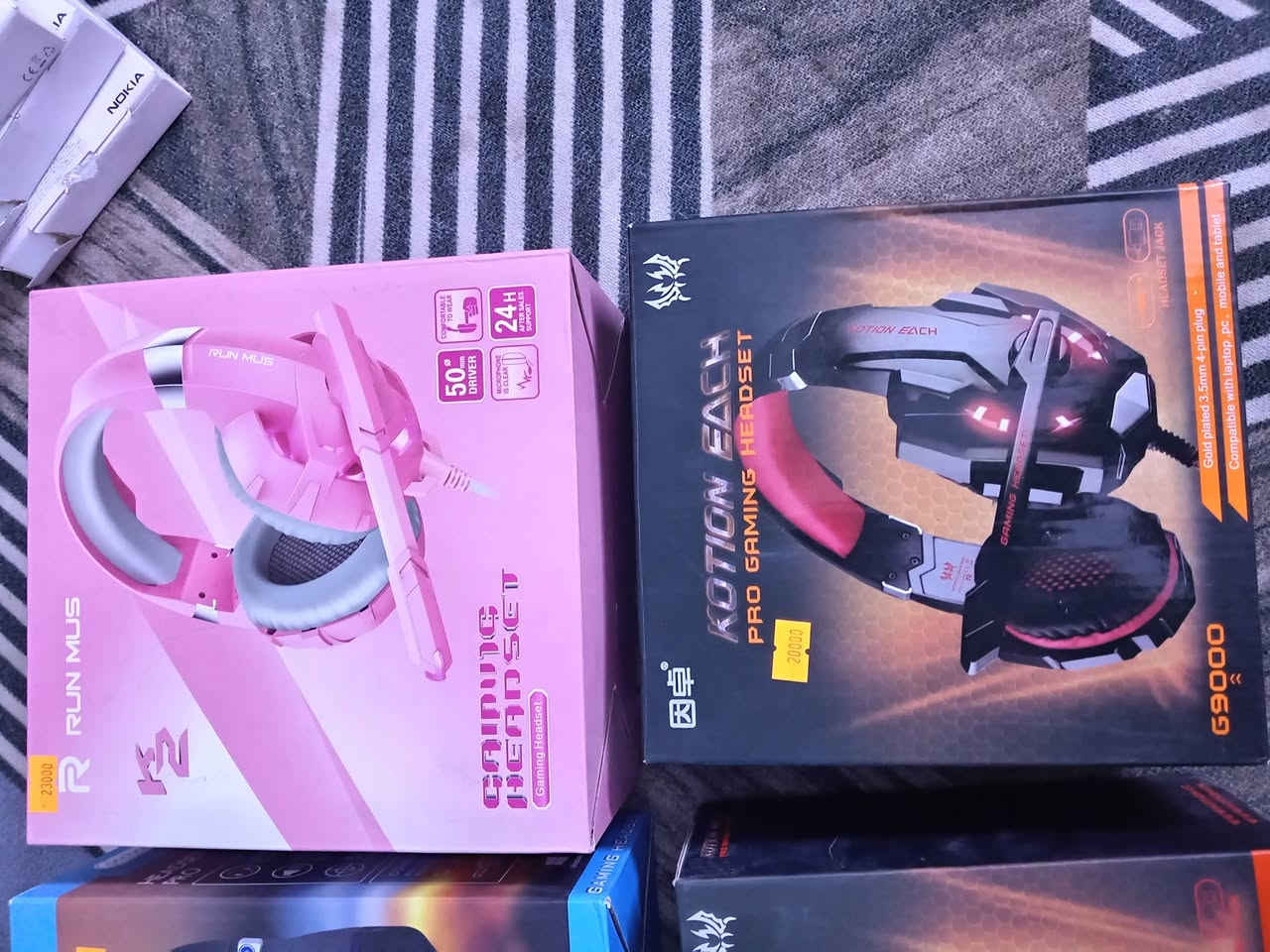 السلام عليكم اغراض هواتف للبيع شلع بسعر مناسب
للتواصل على رقم ***********
