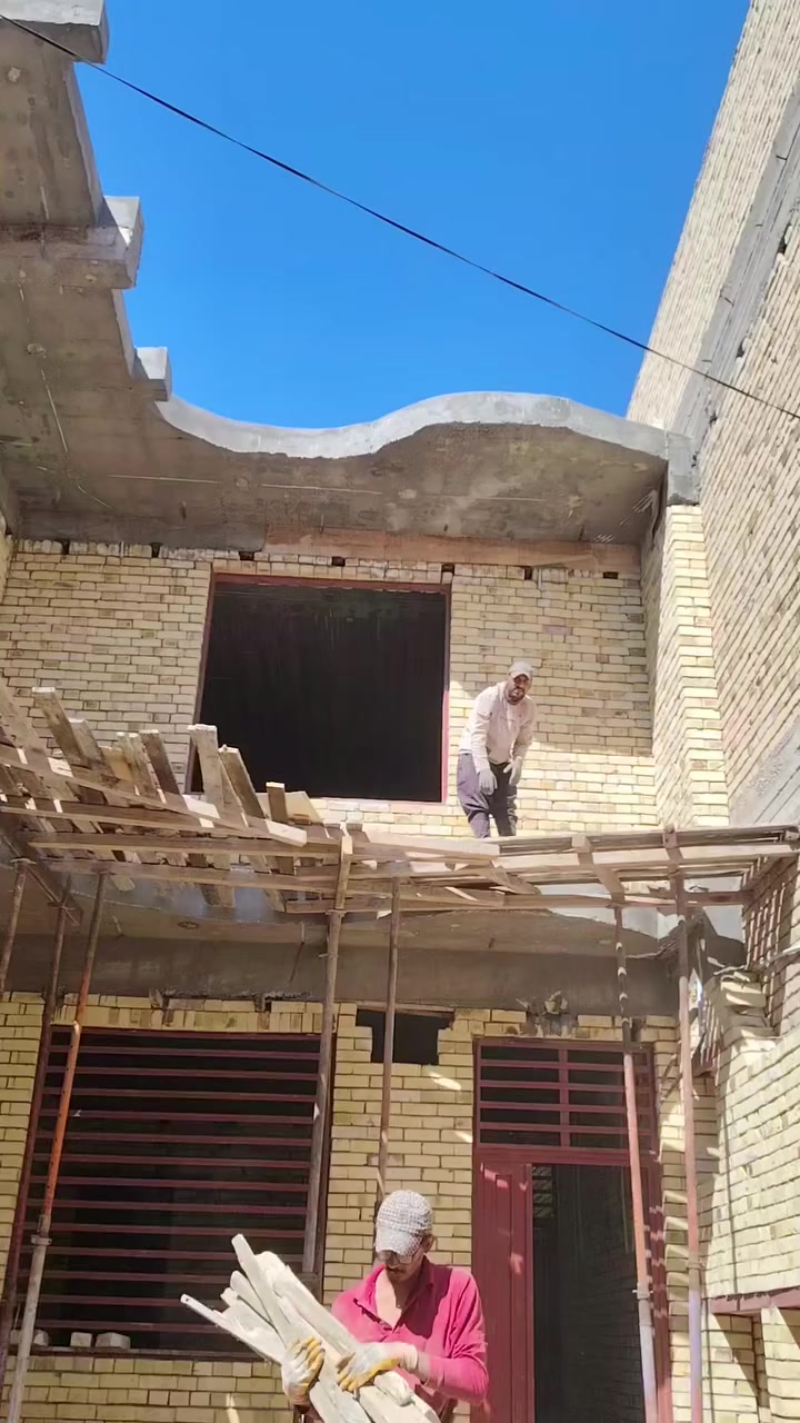 ناصريه مركز مساحه ٢٠٠ متر ***********
