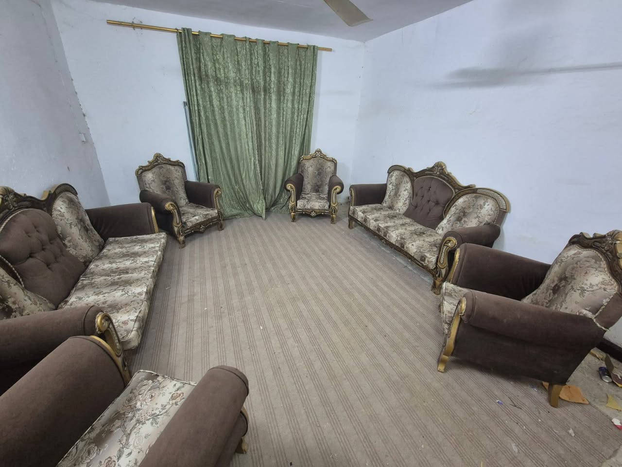 تخم عشر مقاعد نضيف كلش العنوان الحمزة الغربي الحي العسكري الاستفسار ***********
