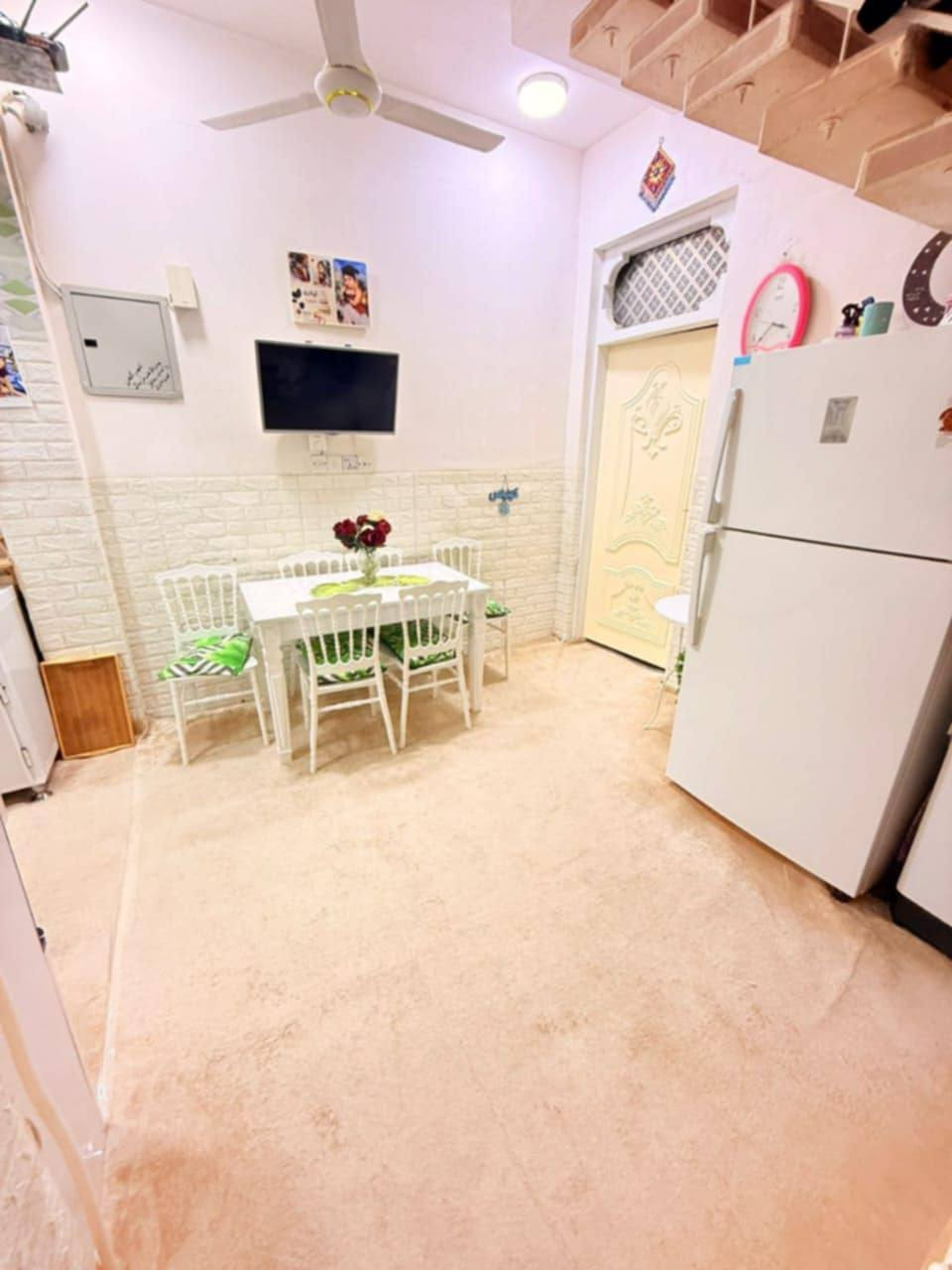 سلام عليكم 
بيت للبيع 100 متر طابو صرف زراعي باسمي حصرا  
غرفه نوم  وصاله ومطبخ  وهول 
وبيتونه فوك  
 العنوان شارع الحسينيه  عرض شارع 6 متر ***********
