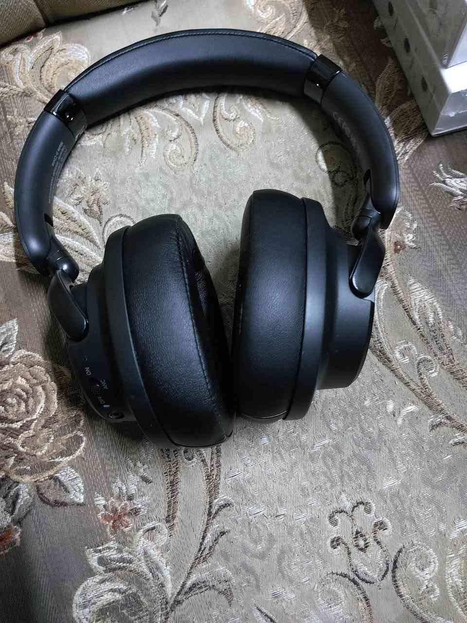 هذه سماعة Siindoo موديل JH-ANC630F اللاسلكية باللون الأسود.
إلغاء الضوضاء: تتميز بتقنية إلغاء الضوضاء النشط (ANC) لتقليل الضوضاء المحيطة.
البطارية: توفر وقت تشغيل يصل إلى 70 ساعة.
الاتصال: تستخدم تقنية بلوتوث 5.3 لاتصال مستقر.


**إذا كنت صاحب هذا الإعلان وتريد حذفه لأي سبب، رجاءا أرسل رسالة إلى الدعم الفني**