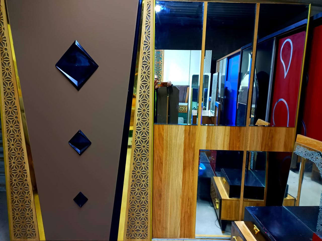 السلام عليكم عندي غراض اللبيع مكاني أبو دشير ***********
