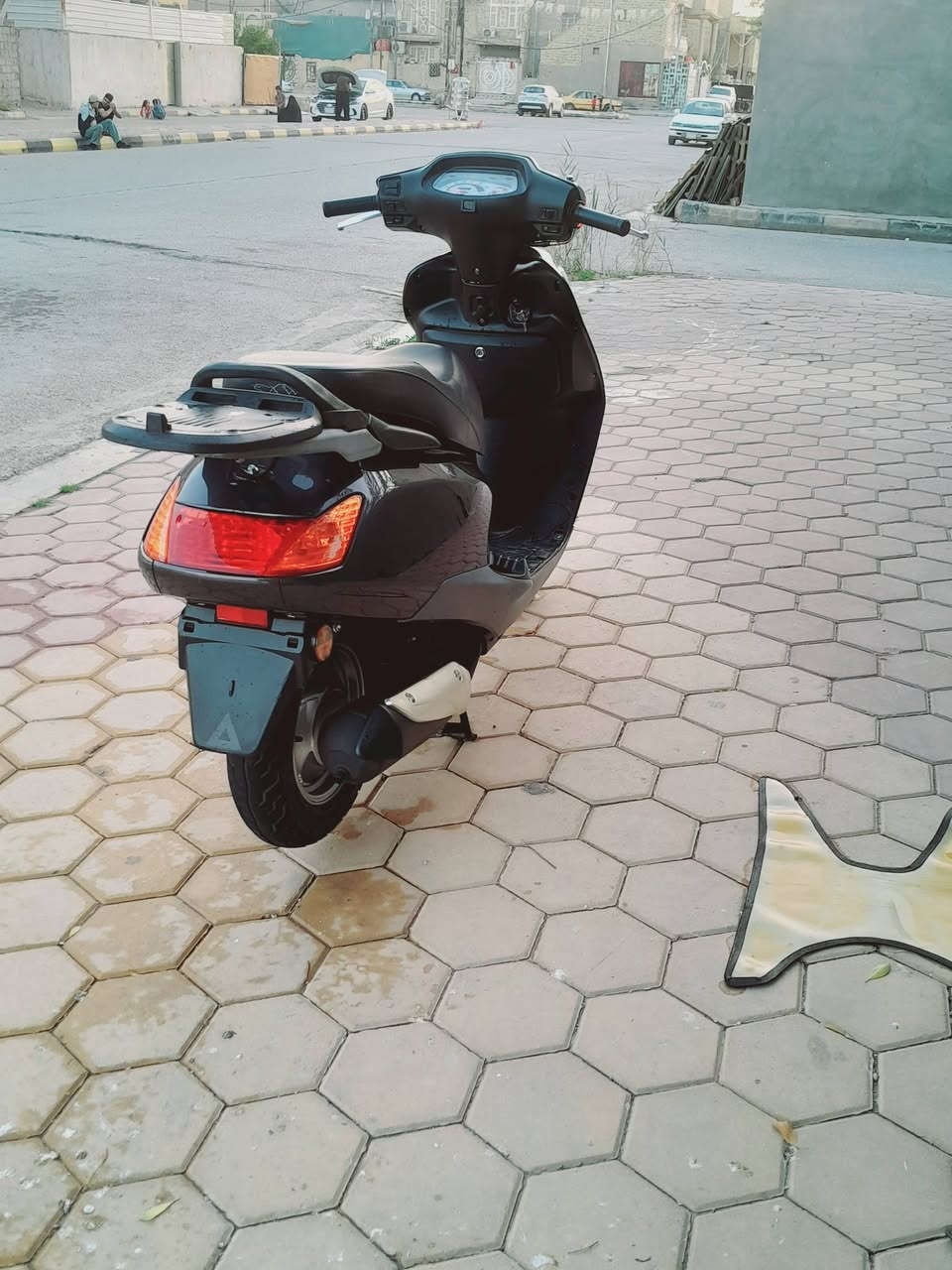 سلام عليكم دراجه ماليزي دراجه جديده الكهربائيا شغاله مكينه جديده  دراجه كفاله عامه دراجه المكان دور العمال  الشراي يتصل 
عله هذه الرقم ***********
