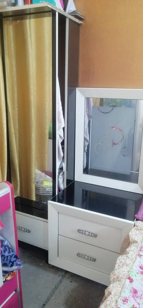 غرفه كلش ضخمه وخشب ثقيل سعر 250 وبيها مجال المكان بغداد البلديات


**إذا كنت صاحب هذا الإعلان وتريد حذفه لأي سبب، رجاءا أرسل رسالة إلى الدعم الفني**