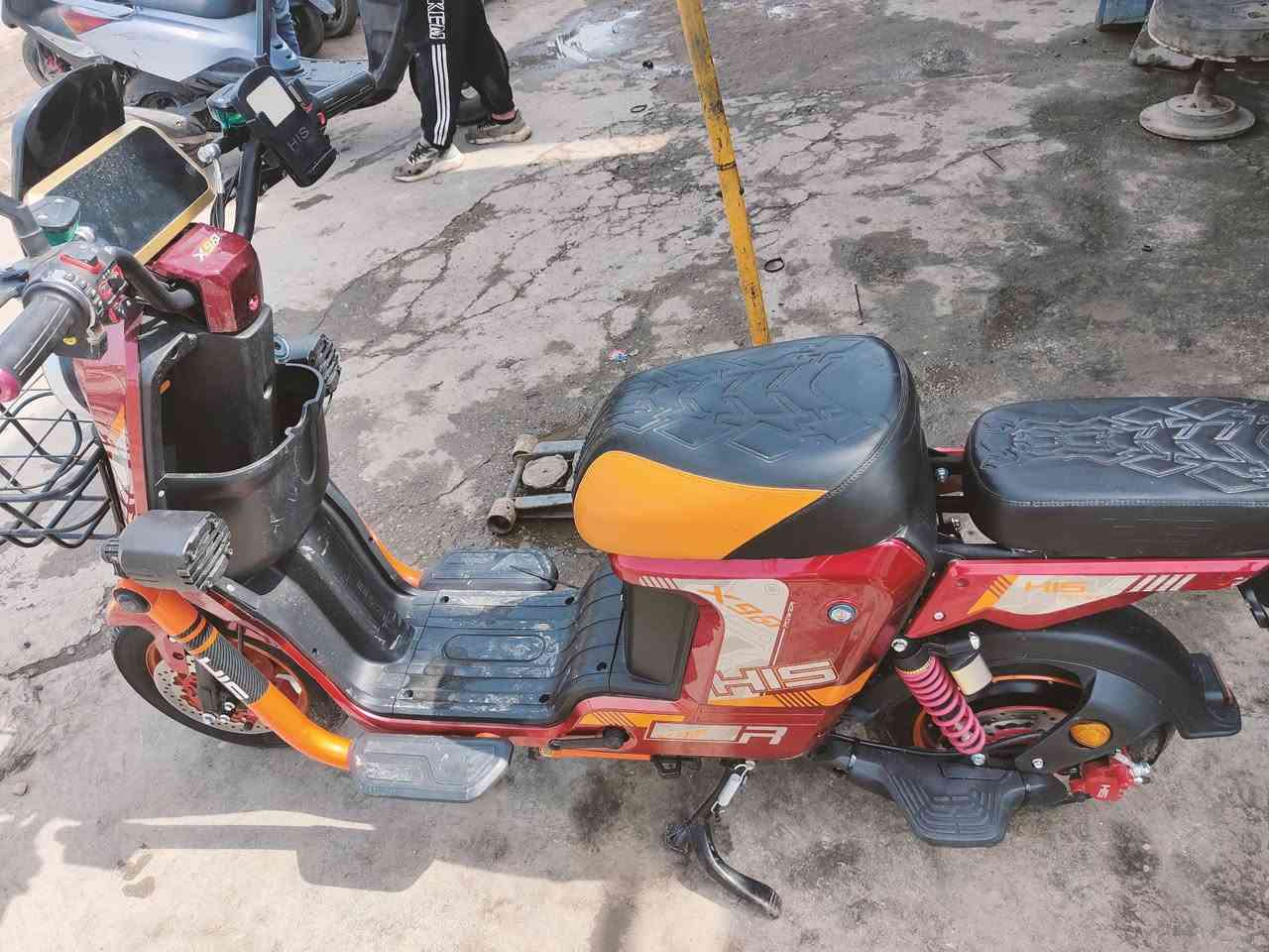 سلام عليكم دراجه جديده X900  عنوان بلديات  شارع الكهرباء   ***********
