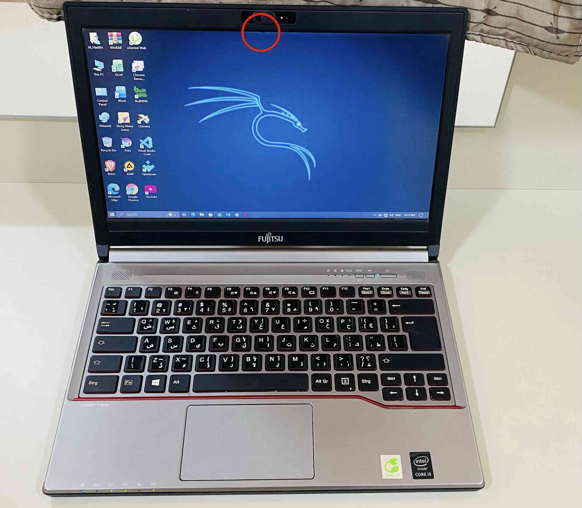 هلا بيكم حبايب، شلونكم! 😎
🔥 للبيع لابتوب نار وشرار! 

(FUJITSU E734) 🔥

لابتوب (فوجيتسو ياباني)، جهاز سلم جهاز عملي وشرس، شغل مكاتب أو دراسة أو حتى امن سيبراني وبرمجة

✅بيها برامج الاوفس بـ123 بس مجاني متحصلة بغير مكان

 (Freelance) يتكل عليه! اللي يدور السرعة والكفاءة، هذا وصل!

🚀 مواصفات اللابتوب (توب 

التوب!) 🚀

✅بيها دبل بطارية عدد 2 انسى الشحن 

 ✅ المعالج: كوراي ف (Core i5) الجيل الرابع (4th Gen) فئة M.

 ✅الرام: 8 جيجا DDR3.

 ✅ الهارد: 256 جيجا SSD (السرعة الحقيقية تبدأ من هنا، يشتغل بثواني!).

 ✅الشاشة: 14 إنچ.

 ✅ النظام: ويندوز 10 برو منشط.

📌 ملاحظة مهمة (للامانة) 📌

*منفذ السماعة الخارجية الشريط مفصوخ سعرة 10 

 *الشاشة بيها ندبة سودة صغيرة ممبين حيل وممأثر عليها ابد

💵 السعر 💵

 * السعر: 150 ألف وبي مجال  (سعر مناسب جدًا مقابل الـSSD والـi5 والبطاريات ).

 * التوصيل: مجاني لكل المحافظات، وتوصلك وين ما تكون.

 ⭕️ حقيبة.

 ⭕️ الشاحن الأصلي.

📞واتساب ***********
