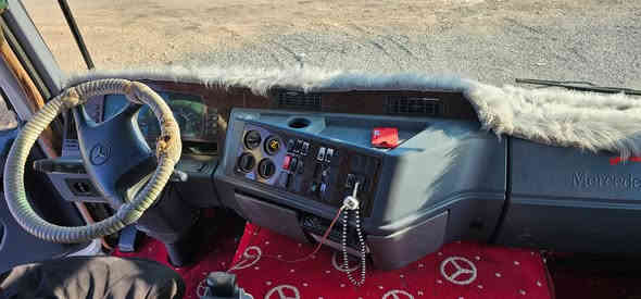 اكتروز ميكه 18 43 

2002  رقم نينوى اجنبي مثبته اربع محاور 

مكفوله كفاله عامه بودي 22 متر دناكير 16 

سعر وباقي تفاصيل نتصل على رقم *********** بي وتساب 

مكلف بلنشر
