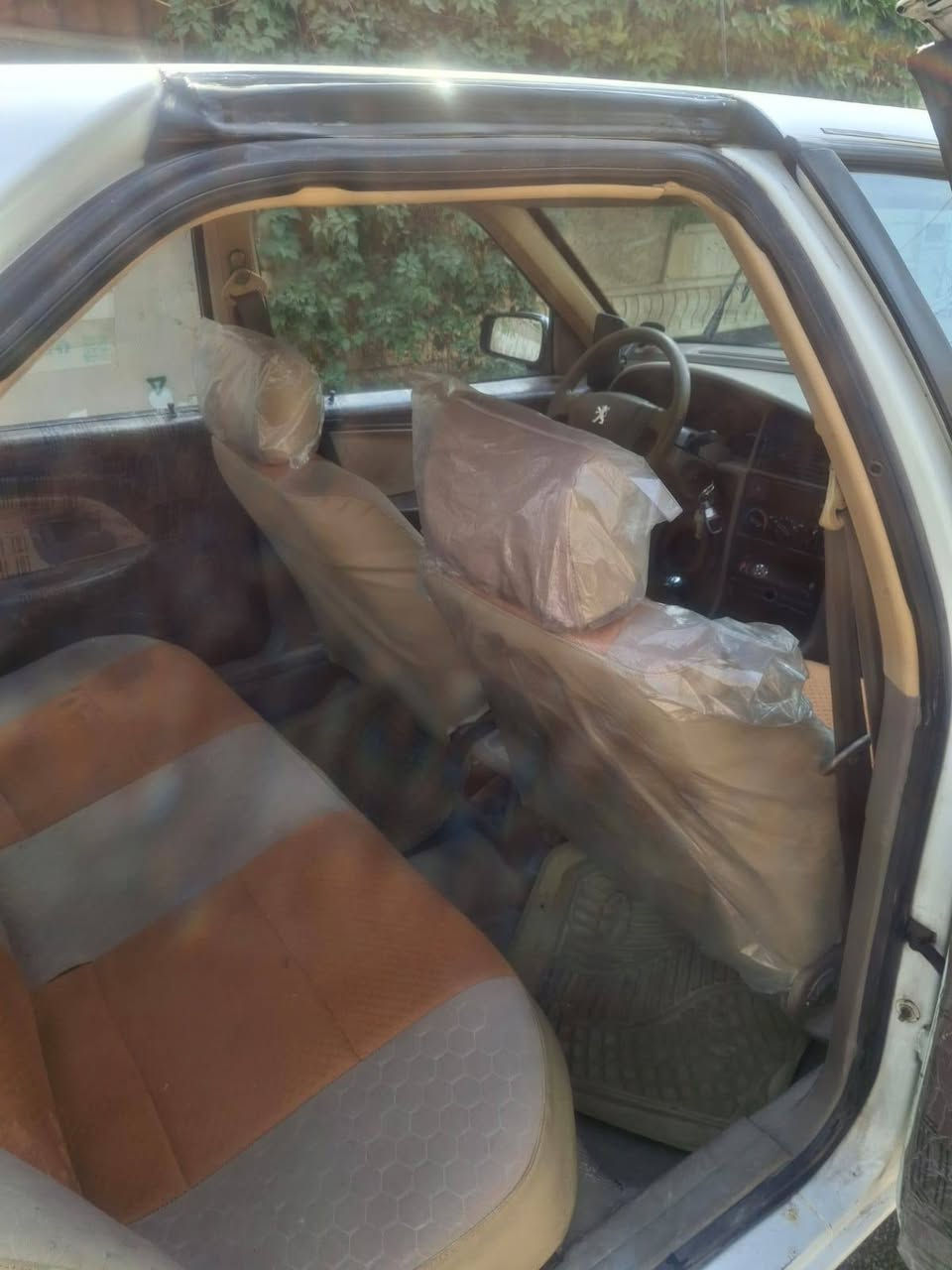 بيجو لميس 2016 رقم كربلاء جديد السنوية 2029 باسمي تحويل ثاني يوم ماشية ٢٠٠ الف السعر ٥٢ وبي مجال كير جديد صدر امامي جديد كامل تخم تاير للاتصال  ***********
