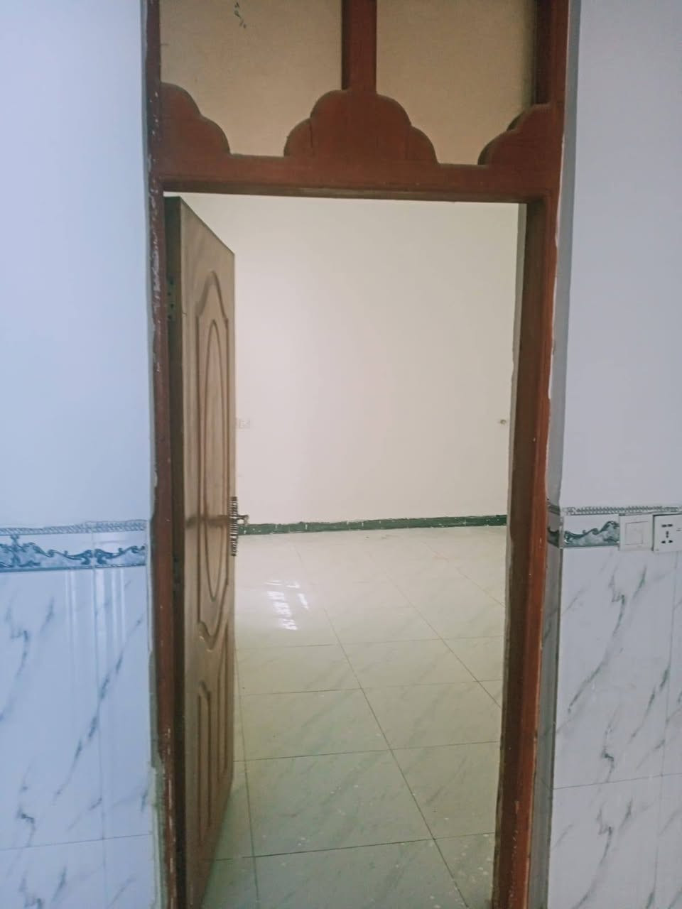 دار للبيع ١٥٠ / م طابق واحد غرفة نوم وكليدور ومطبخ واستقبال ومجمع صحيات زراعي سند ٢٥ تحويل باسم المشتري نادر الثانيه شارع سكلة صدام السعر ١٣٠ مليون وبي مجال الاتصال بالرقم ***********
