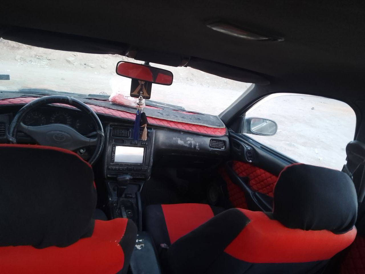 كرونة 1993لون رمادي رقم نجف انكليزي باسمي السنوية لل29تخم تاير جديد كير مكينة مكفولات تبريد مابيها بيها شوية جراد السيارة محتاجلهة شوية صبغ. ***********
