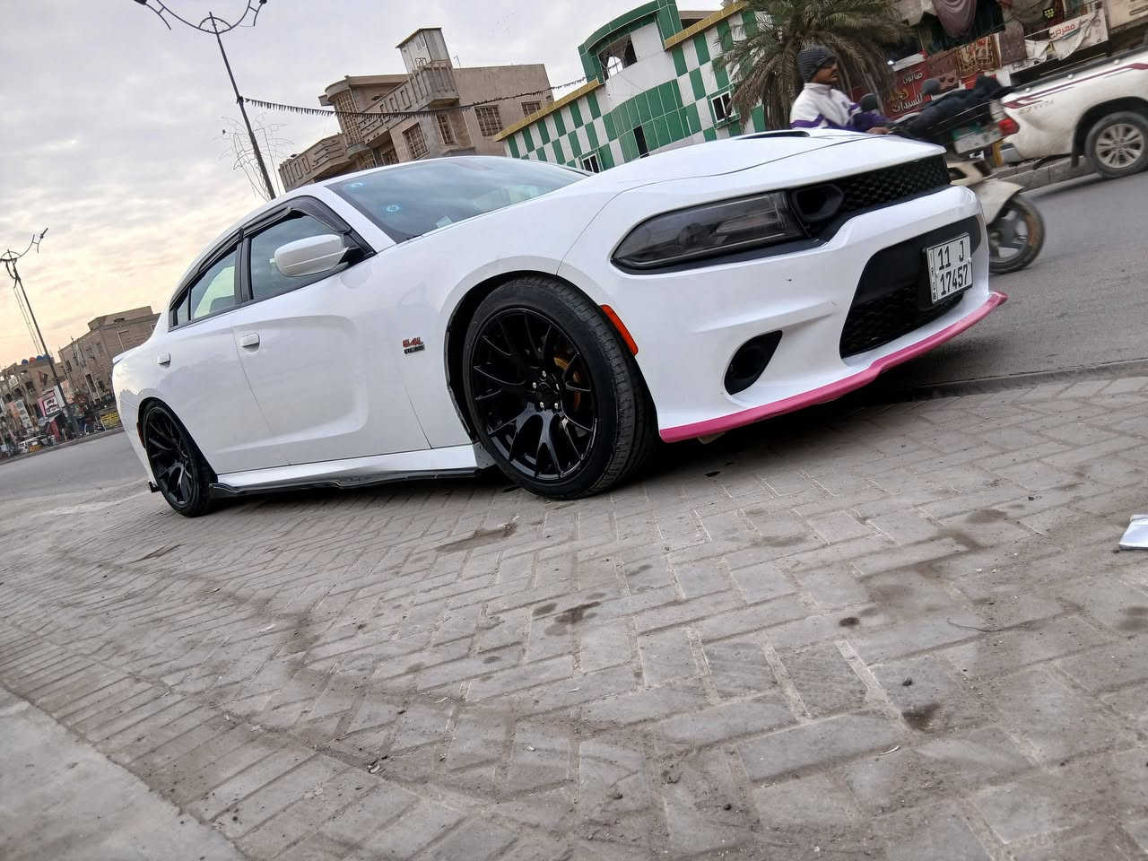 السلام عـلـيـكـم 
جارجر ار تي ✈️
مواصفات الارتي فول عدا الفتحه
‏ Super TrackPack🚀
هيمي 5700 | مثبت بالسنوية⚡️
ماشيه 52ميل✅
موديل 2019✅ 
رقم بغداد بأسمي رقم شبه مميز مرتب✅
تبريد ثلج كله بلادي✅ 
ويل هليكات ٢٠ اصلي مو تجاري✅
حدادية اصلية مال شركة وكالة✅
حجر بيئة بلادي✅ 
السيارة بدون تزويد ولا متعوبه مثل البقية✅ 
دواخل جديدة ✅ 
دوسات ولحية ودفيوزر✅
عليهه دبلات ولوي ريسنك ✅
ولف حماوه وبلكات رسنك✅
السياره عليهه منظومه زنون ✅
نظام صوت الباين ✅
نظام ترحيب تلقائي✅
شاشة حجم كبير ✅ 
كشنات حظن ✅
حساس خلفي ✅
رادار خلفي توقف تلقائي عند مقاربه الاجسام  ✅
نظام انعكاس الإضاءة العالية اوتو للمرأة الوسطية والمري الجانبية✅
كشنات حظن ✅
كزوز بلادي دبات سود  ✅
حجر بيئه بلادي ✅

ملاحظة مهمة: السيارةاديرلها  دهن وفلتر اصلي وافولها فقط بانزين محسن وطريقة استخدامي الها من البيت إلى الدوام على أيدي بدون اي سوالف مال السباقات اوالصوت العالي وغيرها .

✨السيارة نظيفة جداً بعدها ب ريحة الشركة 
      استخدام شخصي مبيها  اي نواقص
✨للتفاصيل 
✨حادثها جاملغ وبنيد ولغد الشاصي راجع بارد بدون بدون كص ولحيم السونار مرفق بالمنشور

السعر 200 وبيها مجال 

📍((مكان السيارة... البلديات 
الهاتف 
*********** واتساب
***********
