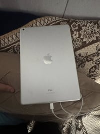 ايباد ٩ مساحه ٢٥٦ جهاز جديد زلغ مابي السعر ٢٢٥ وبي مجال المكان البياع ...