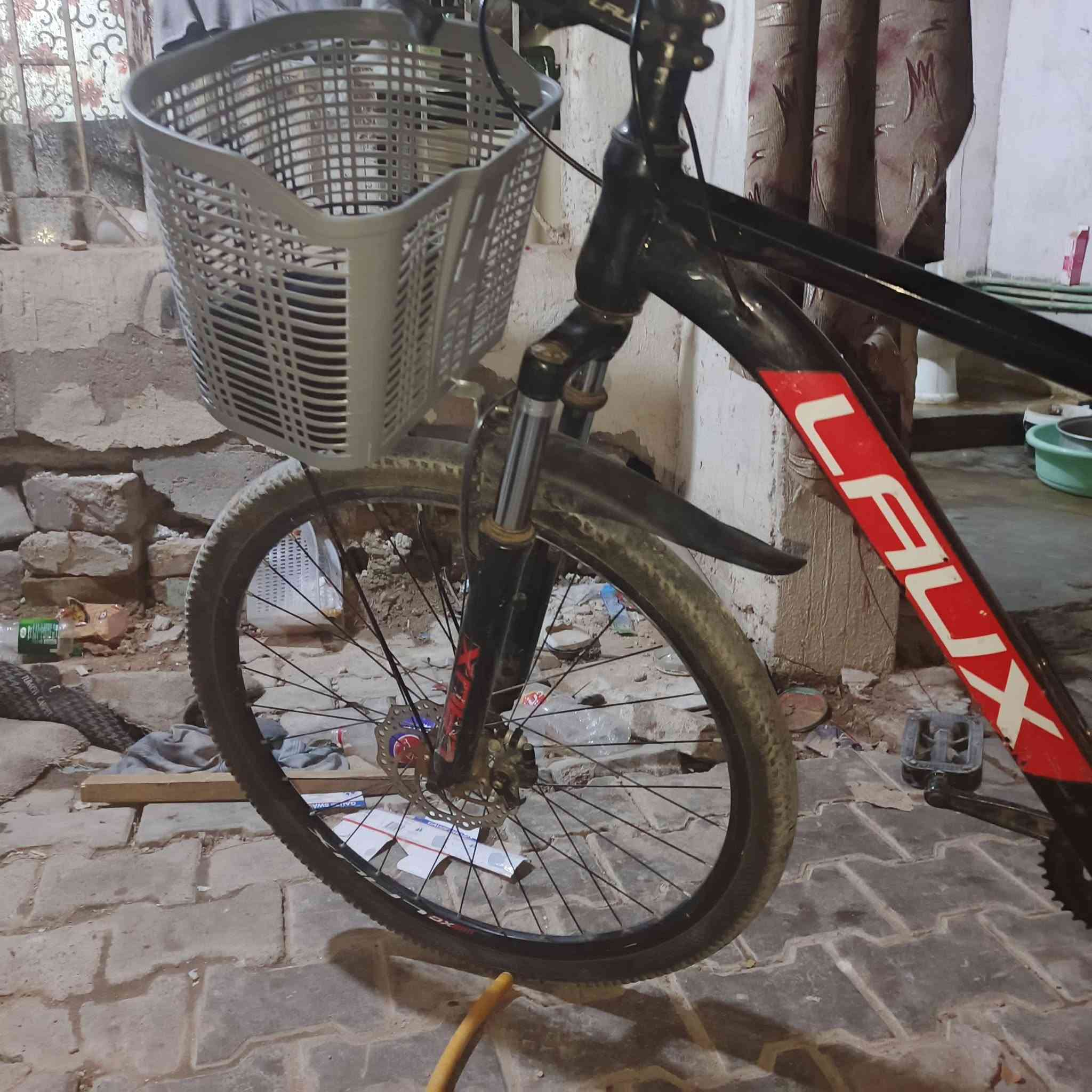 سلام عليكم ورحمة الله وبركاتة 
باسكل رياضي نضيف وجديد اغراض اصلية 
السعر پـ225وبي مجال 
مكاني النجف حي نصر 
لي تواصل هاذا وتساب ***********
